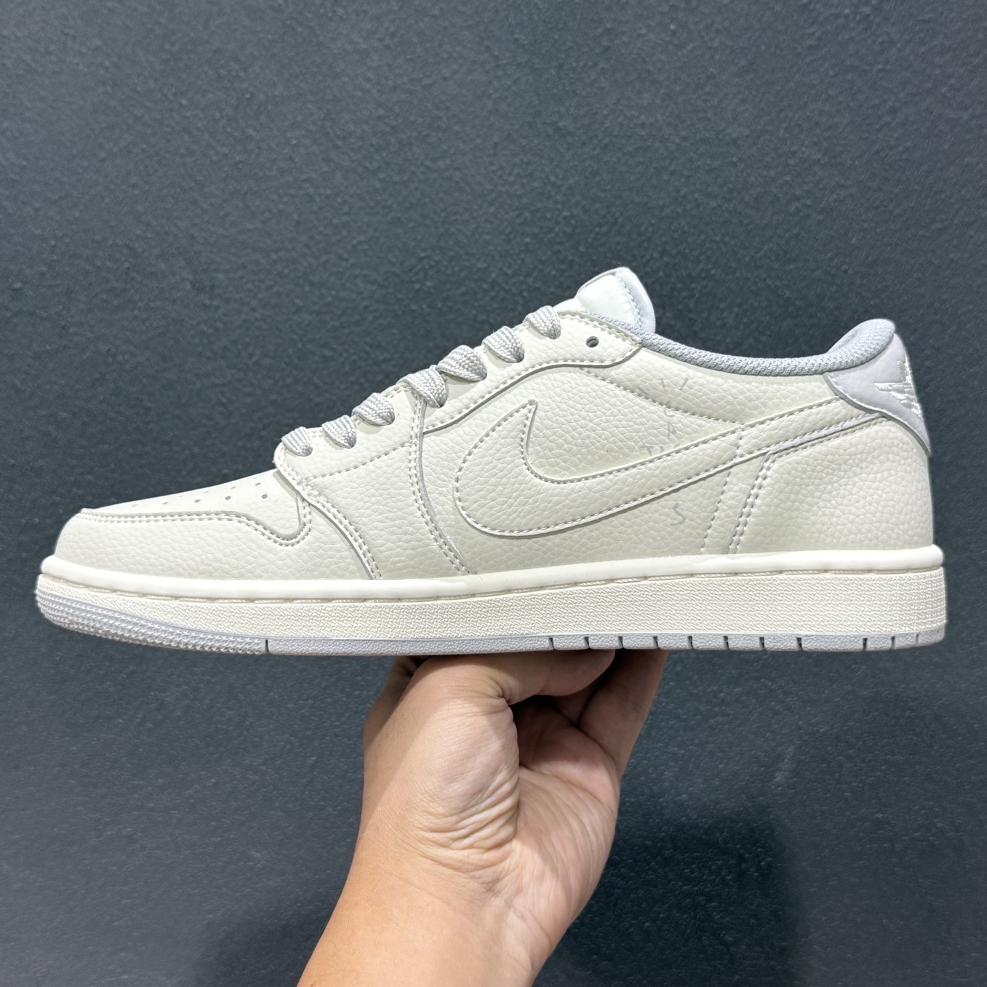 Travis Scott x Fragment Design x Air Jordan 1 Low SP AJ1 乔1闪电联名 低帮文化休闲板鞋 LK1099-062 Travis Scott x Fragment Design x Air Jordan 1 Low SP AJ1 乔1闪电联名 低帮文化休闲板鞋 LK1099-062