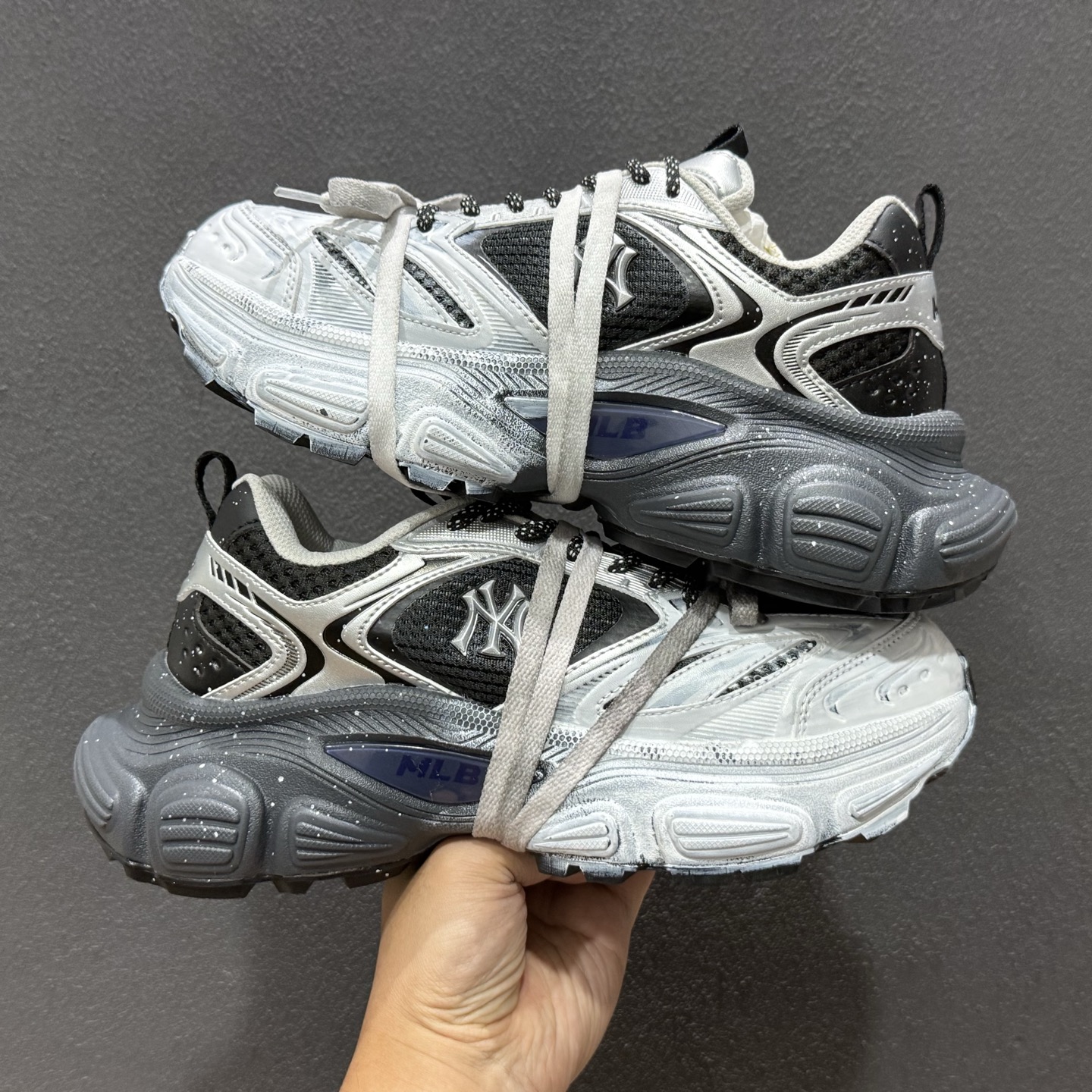 MLB NY 印花网红老爹跑鞋 手工定定制涂鸦恶作剧 3ASHWD15N2581