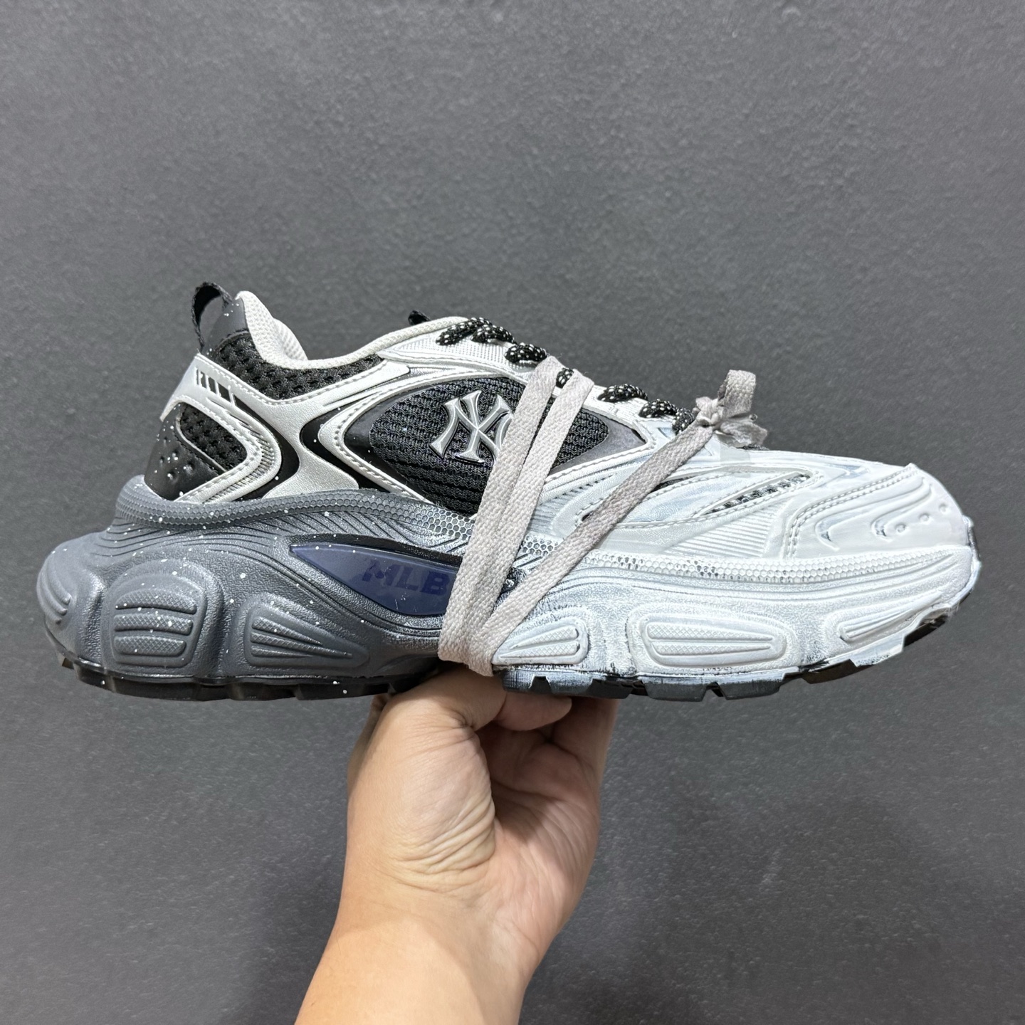 MLB NY 印花网红老爹跑鞋 手工定定制涂鸦恶作剧 3ASHWD15N2581