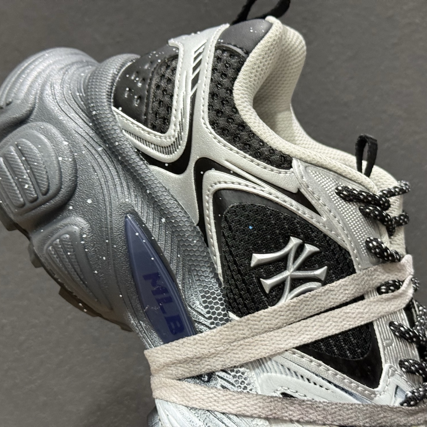 MLB NY 印花网红老爹跑鞋 手工定定制涂鸦恶作剧 3ASHWD15N2581