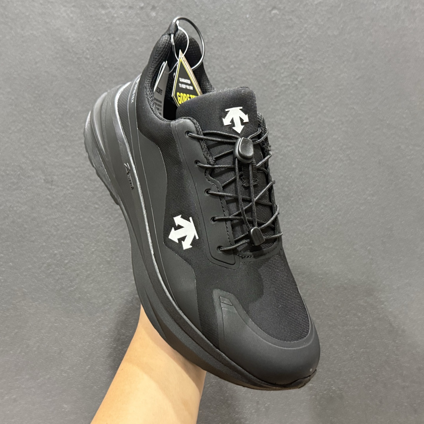 DESCENTE迪桑特 LAVITATE TRAIL WIRE 3.0 时尚休闲运动覆盖防水男子越野跑鞋