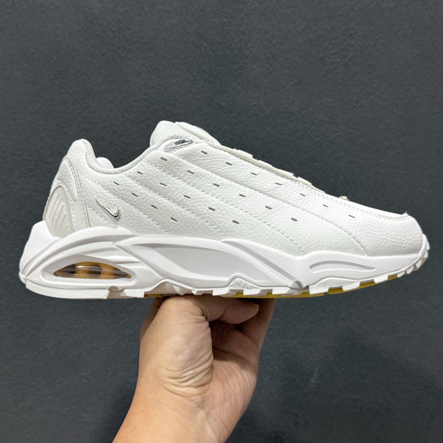 耐克 NIKE HStep Air Terra/NOCTA 男女士运动鞋气垫缓震篮球鞋 DH4692-100 耐克 NIKE HStep Air Terra/NOCTA 男女士运动鞋气垫缓震篮球鞋 DH4692-100