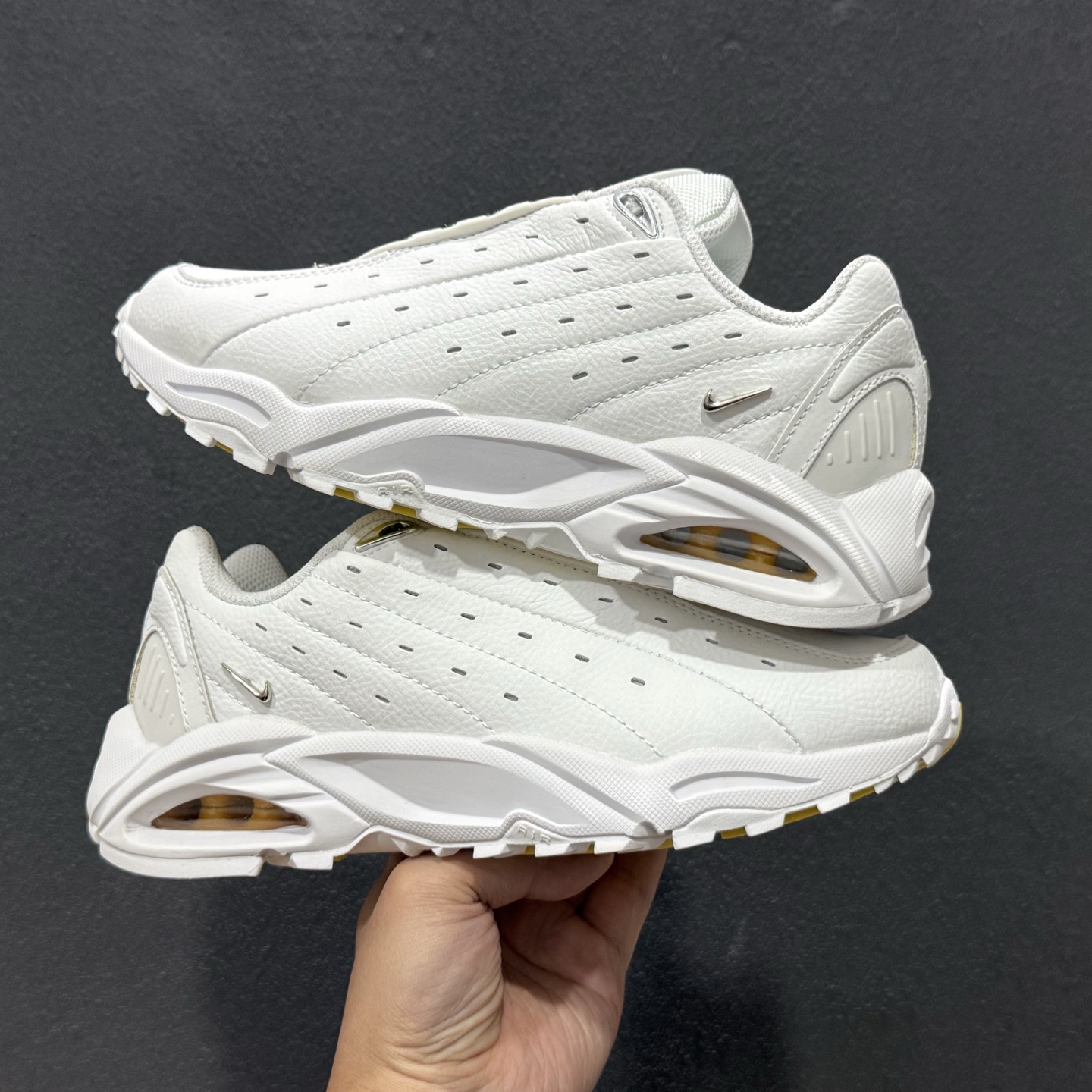 耐克 NIKE HStep Air Terra/NOCTA 男女士运动鞋气垫缓震篮球鞋 DH4692-100 耐克 NIKE HStep Air Terra/NOCTA 男女士运动鞋气垫缓震篮球鞋 DH4692-100