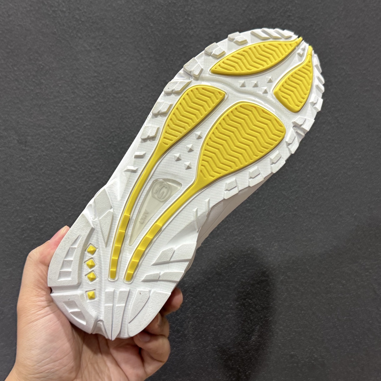 耐克 NIKE HStep Air Terra/NOCTA 男女士运动鞋气垫缓震篮球鞋 DH4692-100 耐克 NIKE HStep Air Terra/NOCTA 男女士运动鞋气垫缓震篮球鞋 DH4692-100