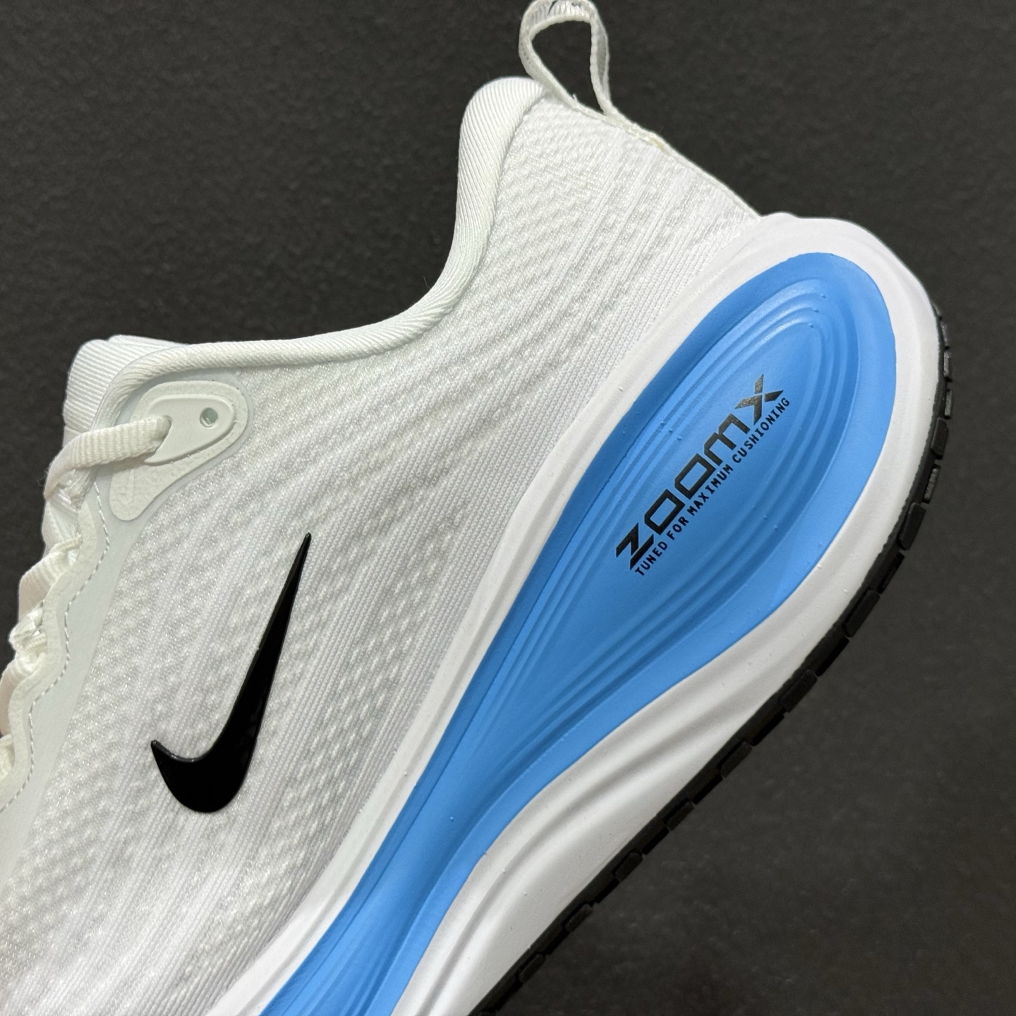 Nike Air Zoom Vomero Plus HV8150-103 Nike Air Zoom Vomero Plus HV8150-103