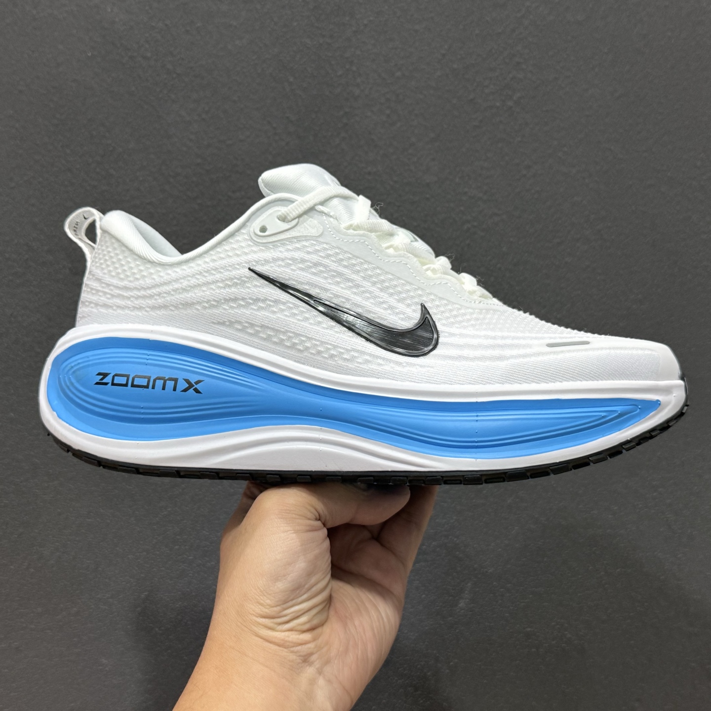 Nike Air Zoom Vomero Plus HV8150-103 Nike Air Zoom Vomero Plus HV8150-103