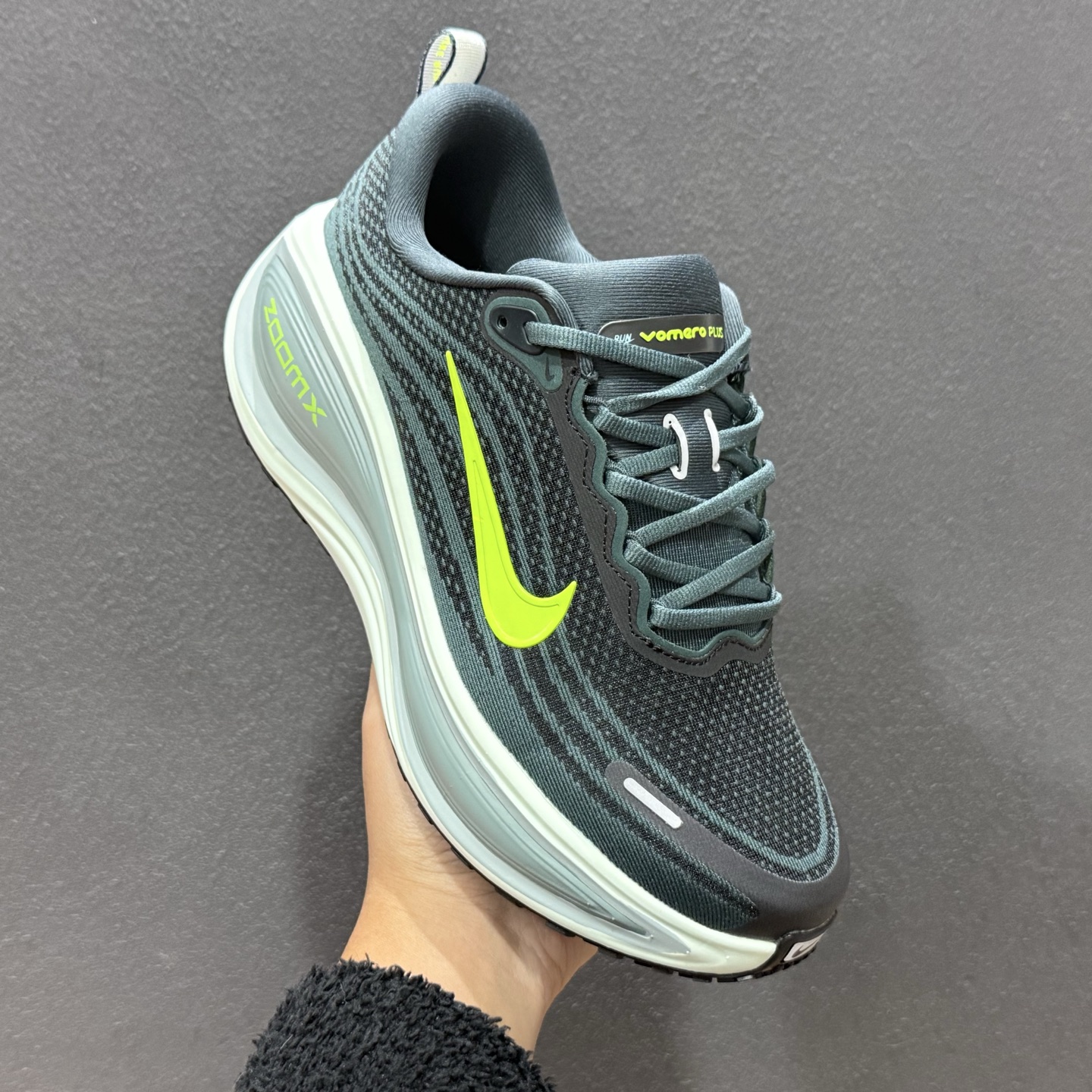 Nike Air Zoom Vomero Plus HV8150-300
