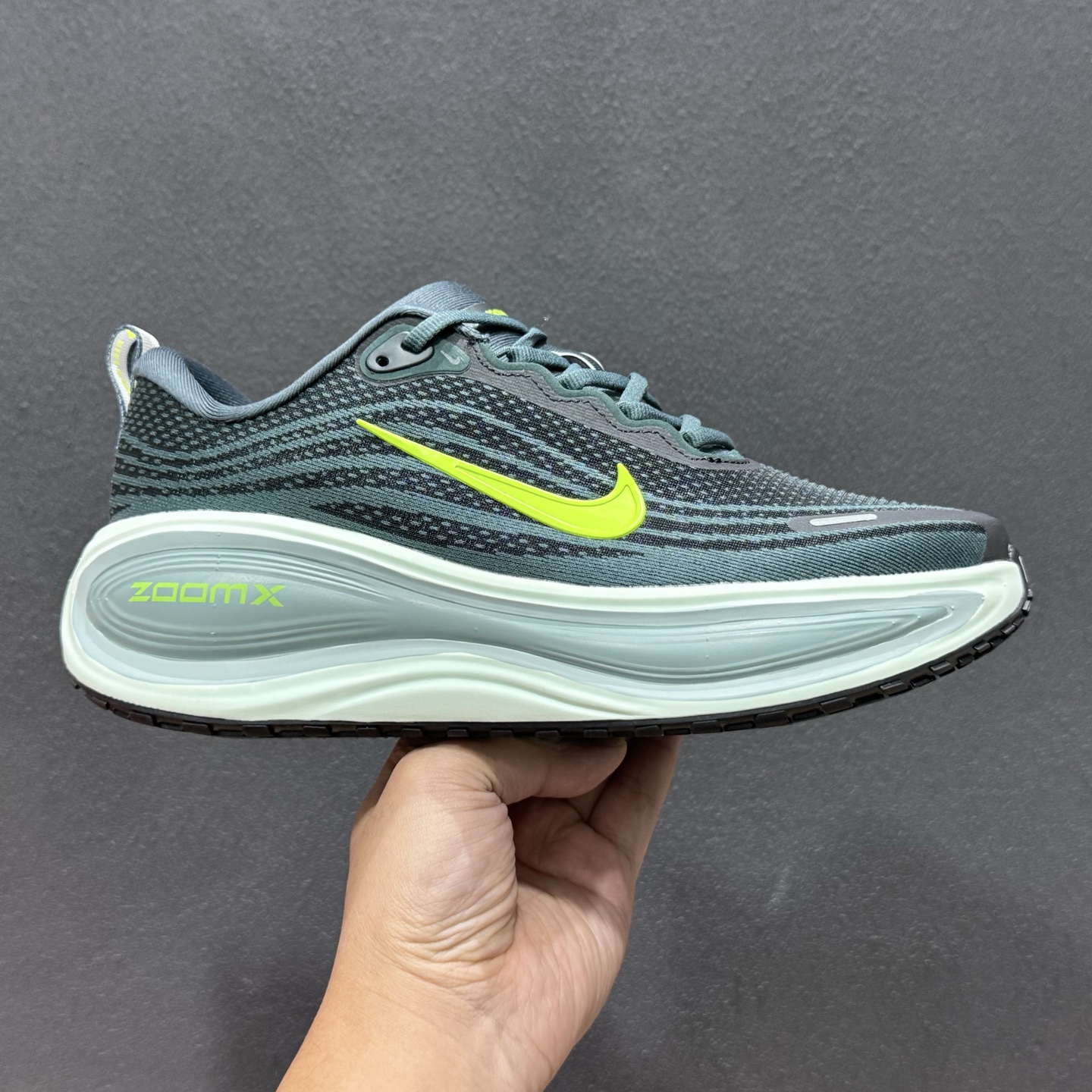 Nike Air Zoom Vomero Plus HV8150-300