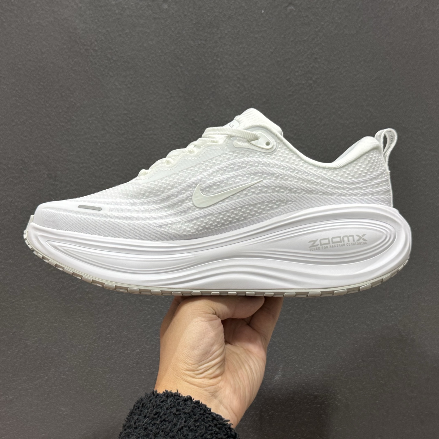 Nike Air Zoom Vomero Plus HV8150-102