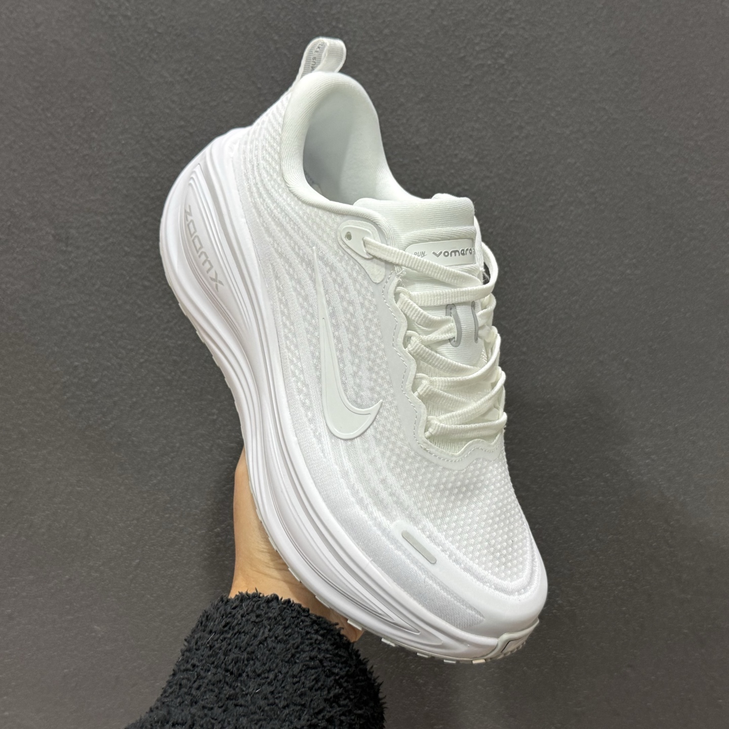 Nike Air Zoom Vomero Plus HV8150-102