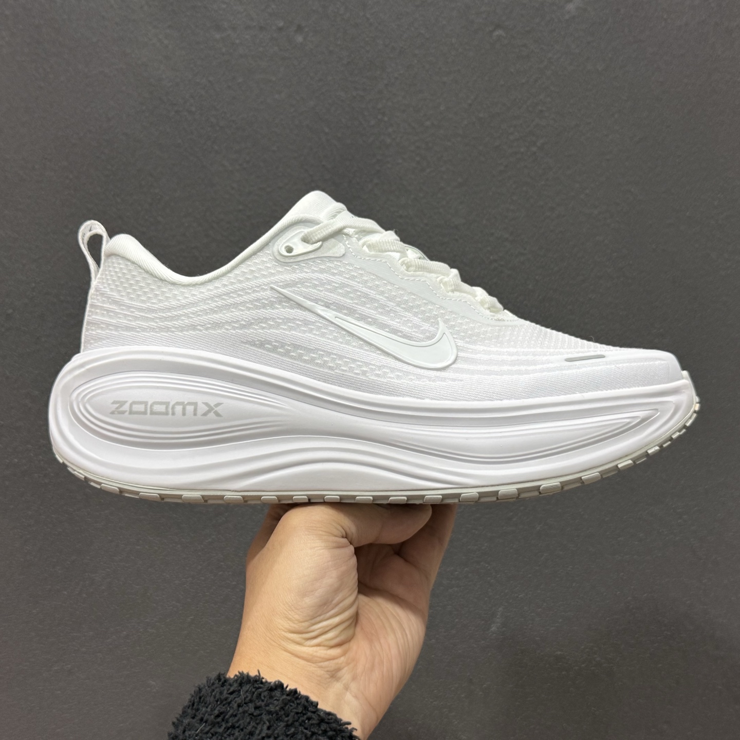 Nike Air Zoom Vomero Plus HV8150-102