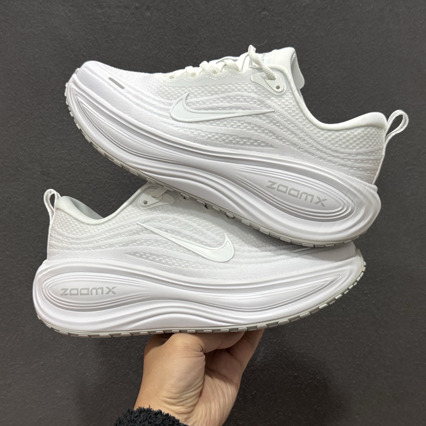 Nike Air Zoom Vomero Plus HV8150-102