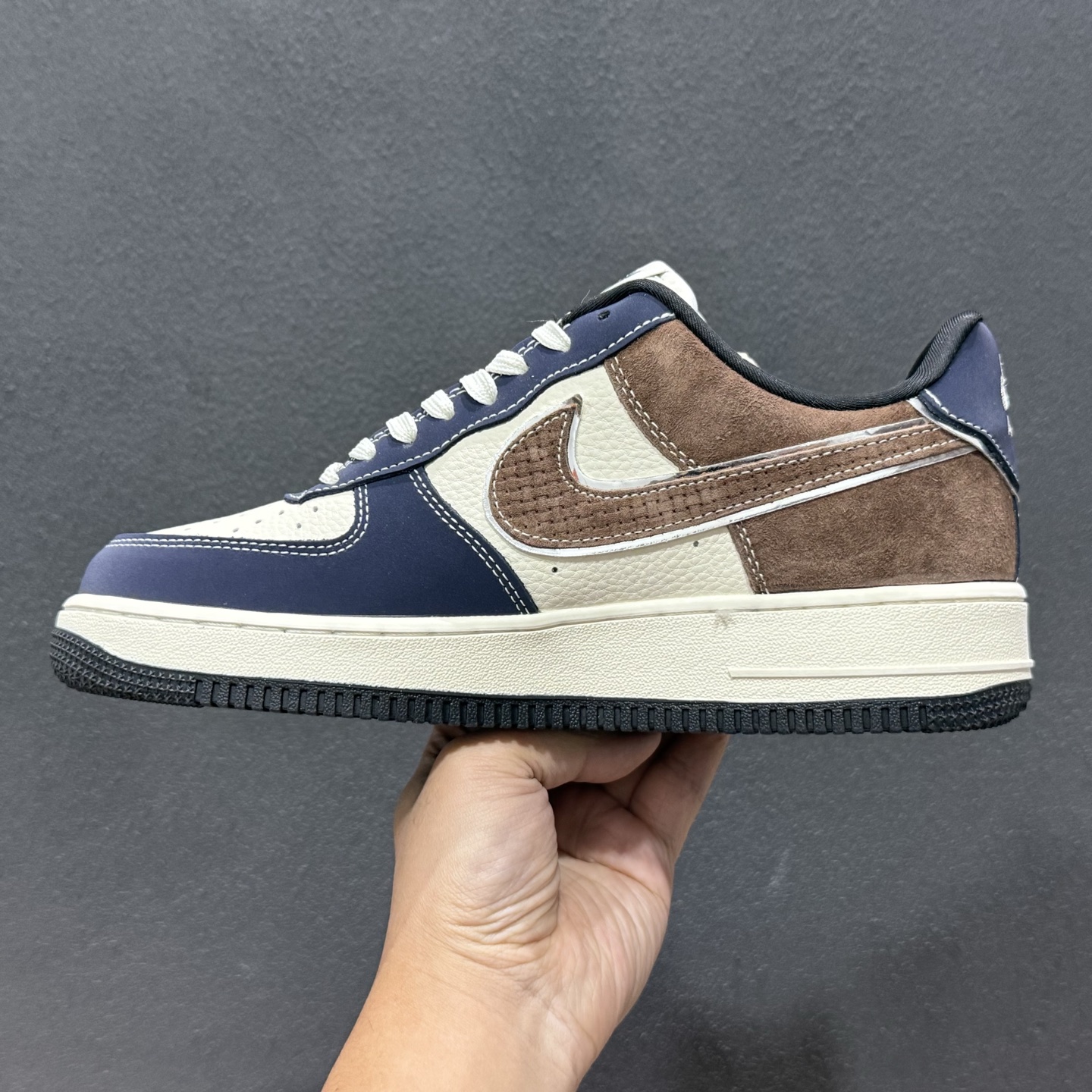 NIke Air Force 1 '07 Low “斯图西联名-蓝棕猪八革”空军一号 低帮 运动鞋 休闲鞋 DF0188-105