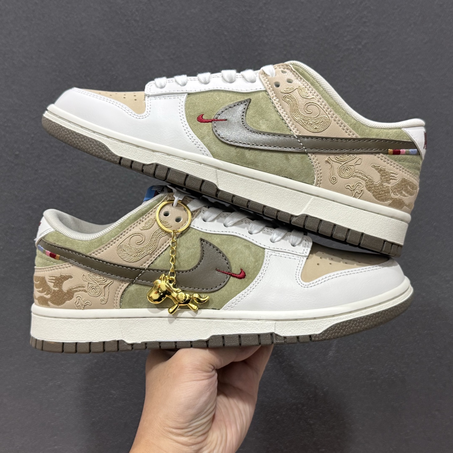 Nike SB Dunk Low“ 马年限定-头层皮” 周年高端定制 低帮休闲板鞋 IQ1118-220