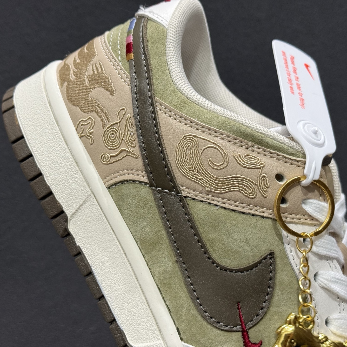 Nike SB Dunk Low“ 马年限定-头层皮” 周年高端定制 低帮休闲板鞋 IQ1118-220