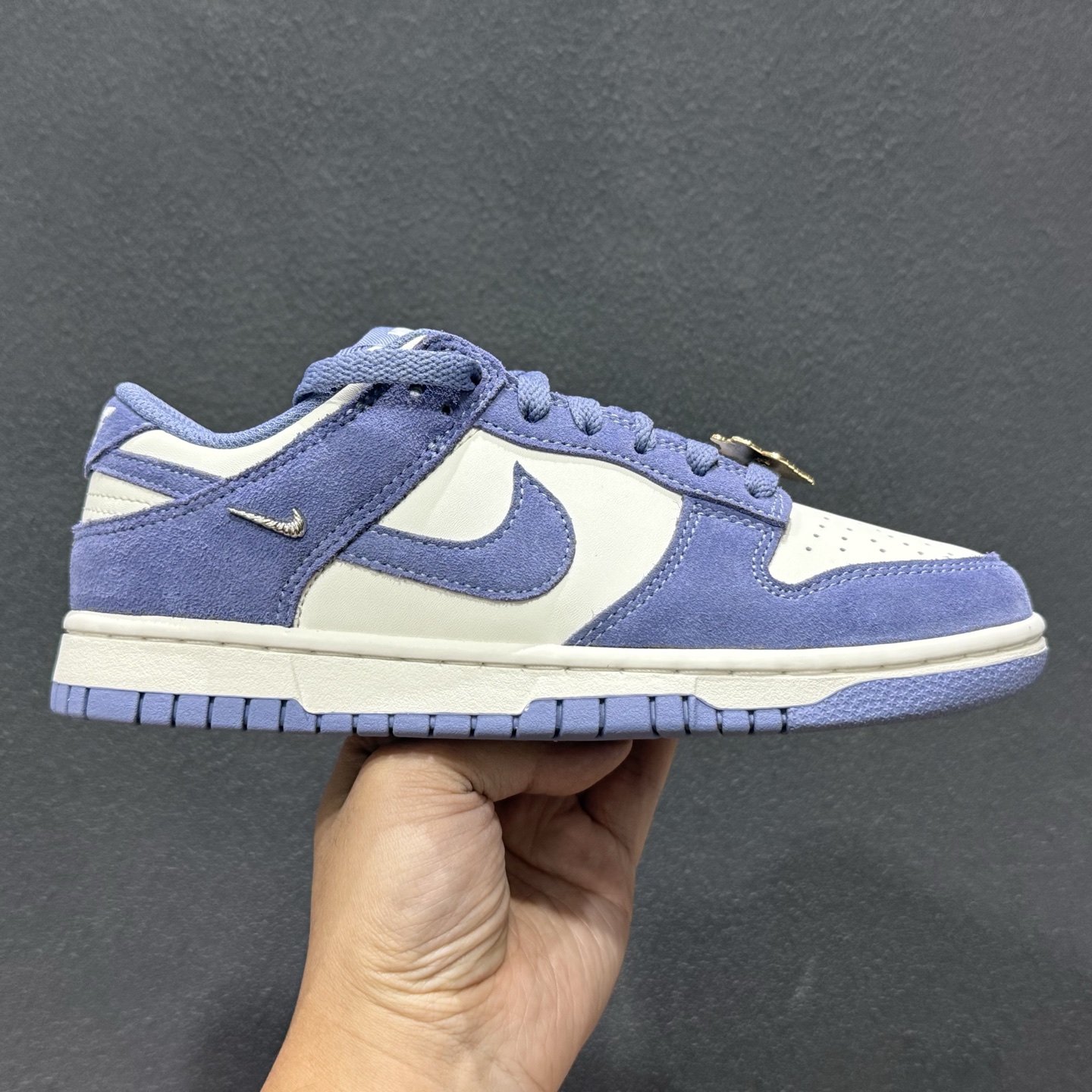 Nike SB Dunk Low 马年 蓝白 低帮休闲板鞋 IB4417-103 Nike SB Dunk Low 马年 蓝白 低帮休闲板鞋 IB4417-103
