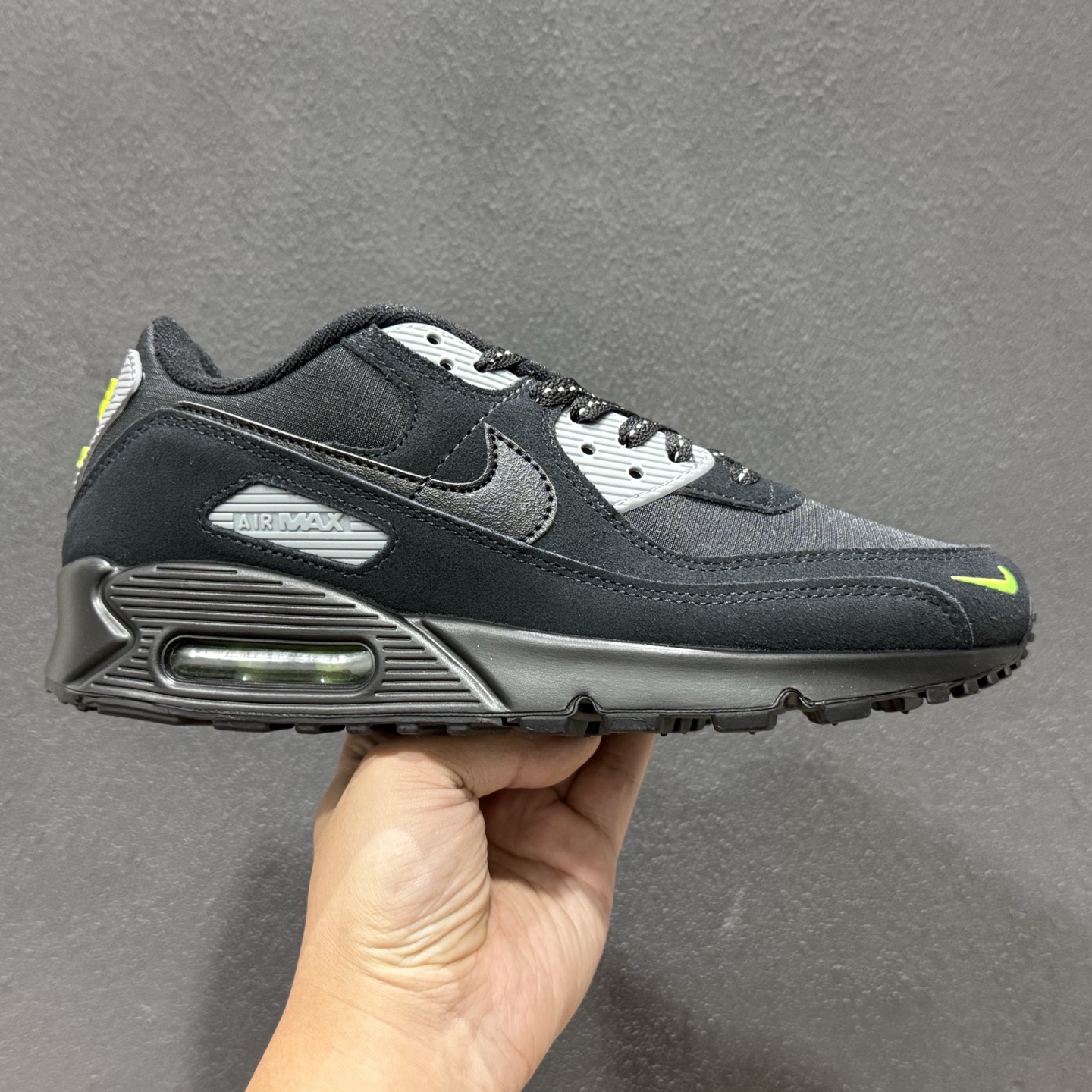 Nike Air Max 90 低帮气垫跑鞋 FQ2377-001 Nike Air Max 90 低帮气垫跑鞋 FQ2377-001