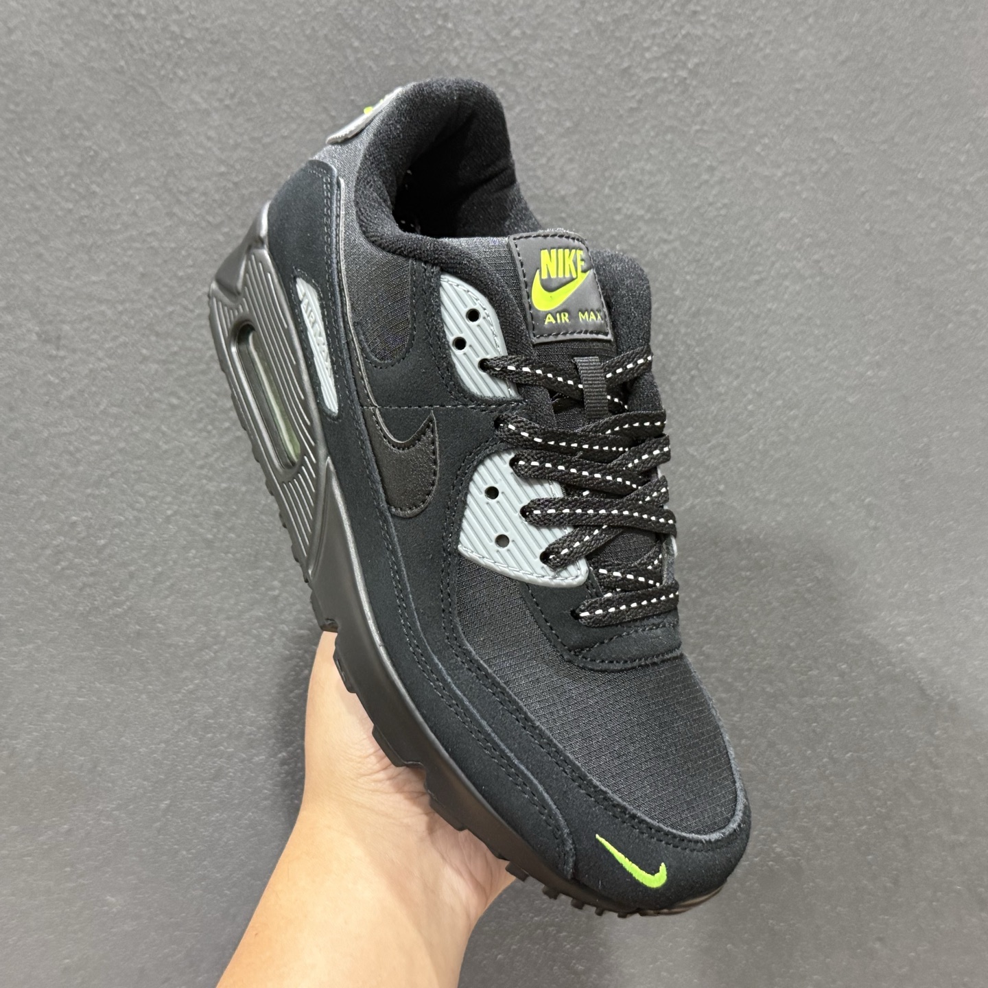 Nike Air Max 90 低帮气垫跑鞋 FQ2377-001 Nike Air Max 90 低帮气垫跑鞋 FQ2377-001