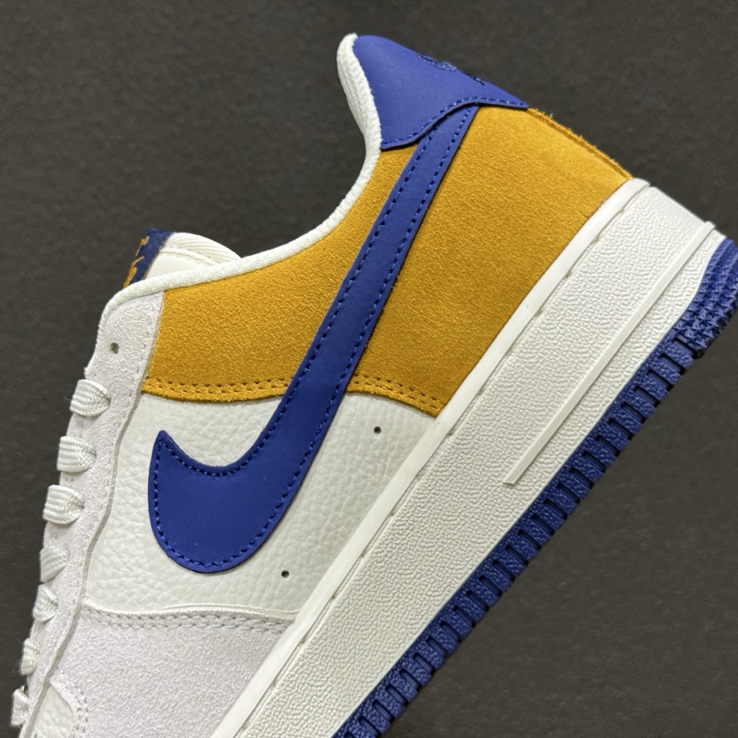 260 NIke Air Force 1 '07 Low 白灰棕蓝拼接 空军一号低帮 HF2794-100-Chinese UA Cheap High Quatity Brand Clothes Bags handbags Sneakers wholesale wholesaler seller from China Factory suppliers Fashion Clothing Shoes best Quality Beautiful Price 260 NIke Air Force 1 '07 Low 白灰棕蓝拼接 空军一号低帮 HF2794-100