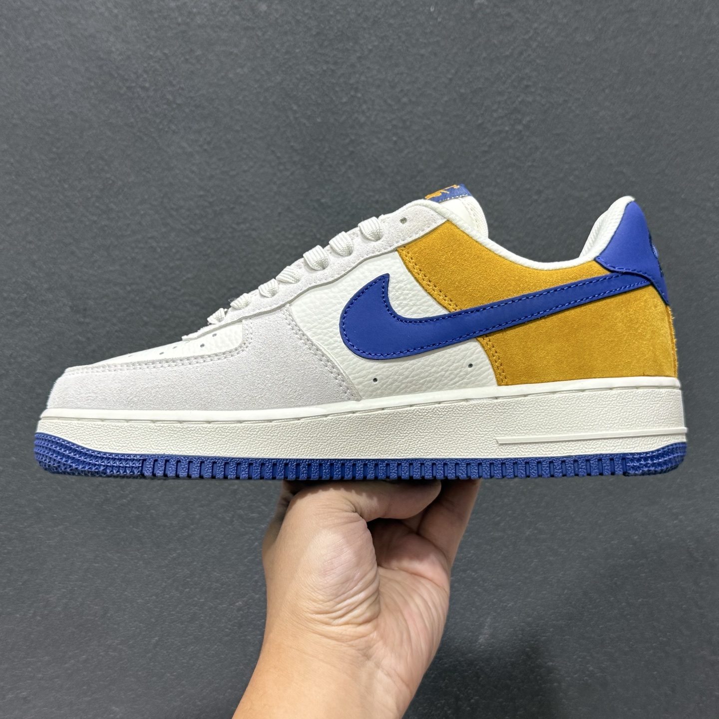 260 NIke Air Force 1 '07 Low 白灰棕蓝拼接 空军一号低帮 HF2794-100-Chinese UA Cheap High Quatity Brand Clothes Bags handbags Sneakers wholesale wholesaler seller from China Factory suppliers Fashion Clothing Shoes best Quality Beautiful Price 260 NIke Air Force 1 '07 Low 白灰棕蓝拼接 空军一号低帮 HF2794-100
