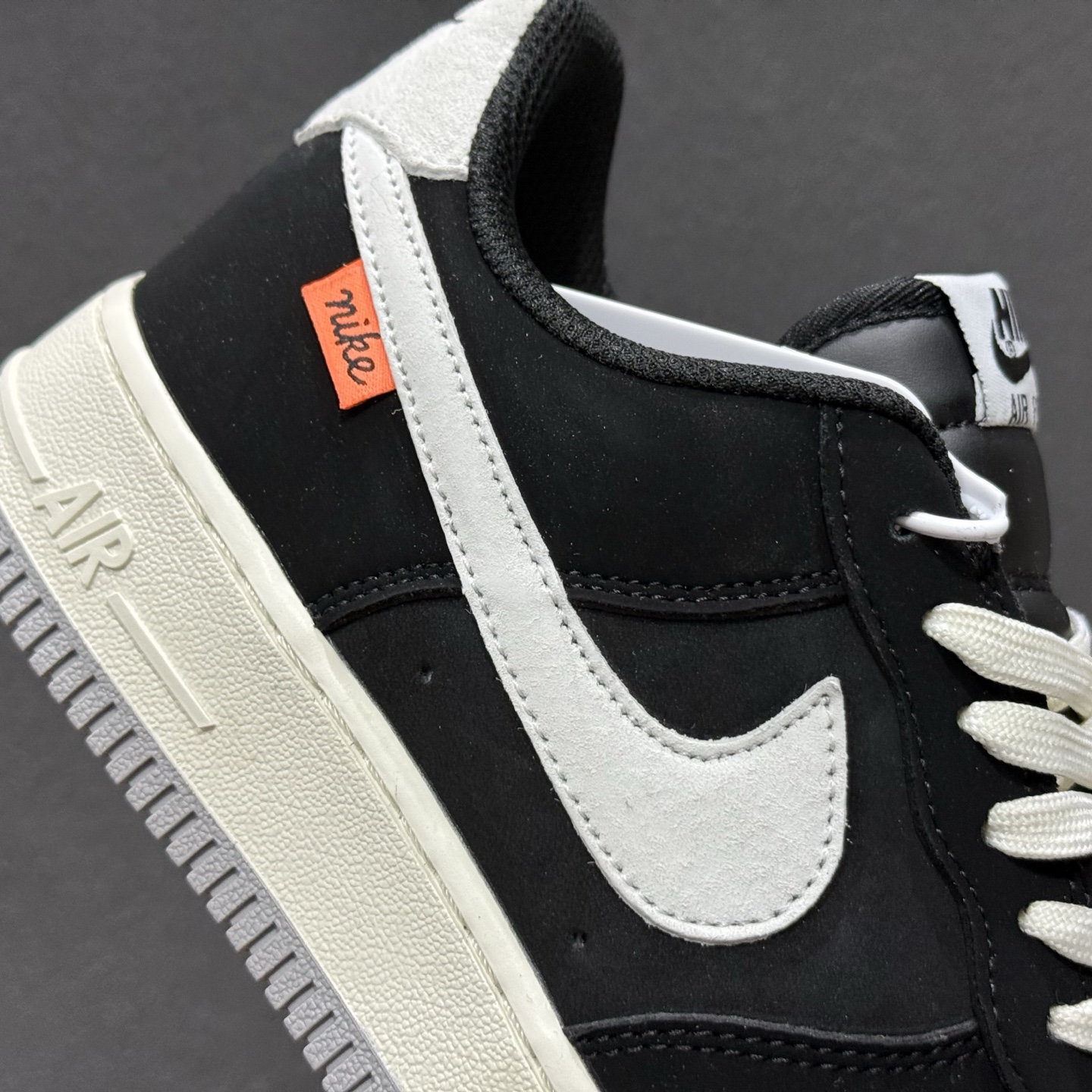Nike Air Force 1'07 Low 墨黑灰白 空军一号低帮休闲板鞋 FQ3544-001 Nike Air Force 1'07 Low 墨黑灰白 空军一号低帮休闲板鞋 FQ3544-001