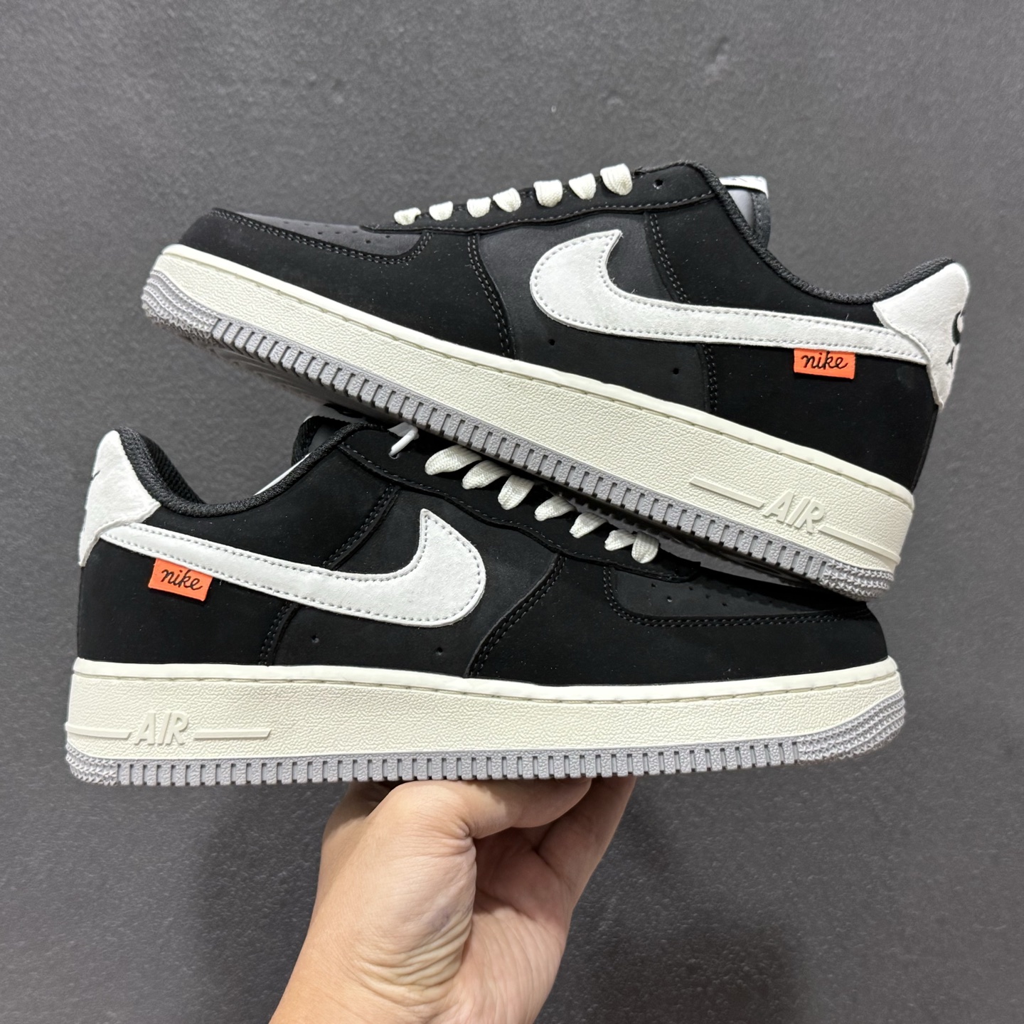 Nike Air Force 1'07 Low 墨黑灰白 空军一号低帮休闲板鞋 FQ3544-001 Nike Air Force 1'07 Low 墨黑灰白 空军一号低帮休闲板鞋 FQ3544-001