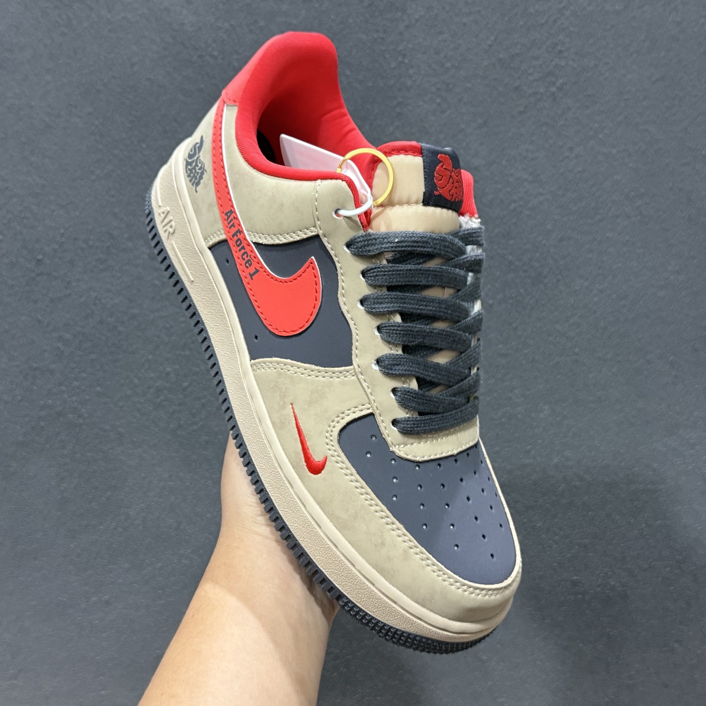 260 Nike Air Force 1'07 Low 马年限定联名 摩卡棕红 空军一号低帮休闲板鞋 KD1688-002-Chinese UA Cheap High Quatity Brand Clothes Bags handbags Sneakers wholesale wholesaler seller from China Factory suppliers Fashion Clothing Shoes best Quality Beautiful Price 260 Nike Air Force 1'07 Low 马年限定联名 摩卡棕红 空军一号低帮休闲板鞋 KD1688-002