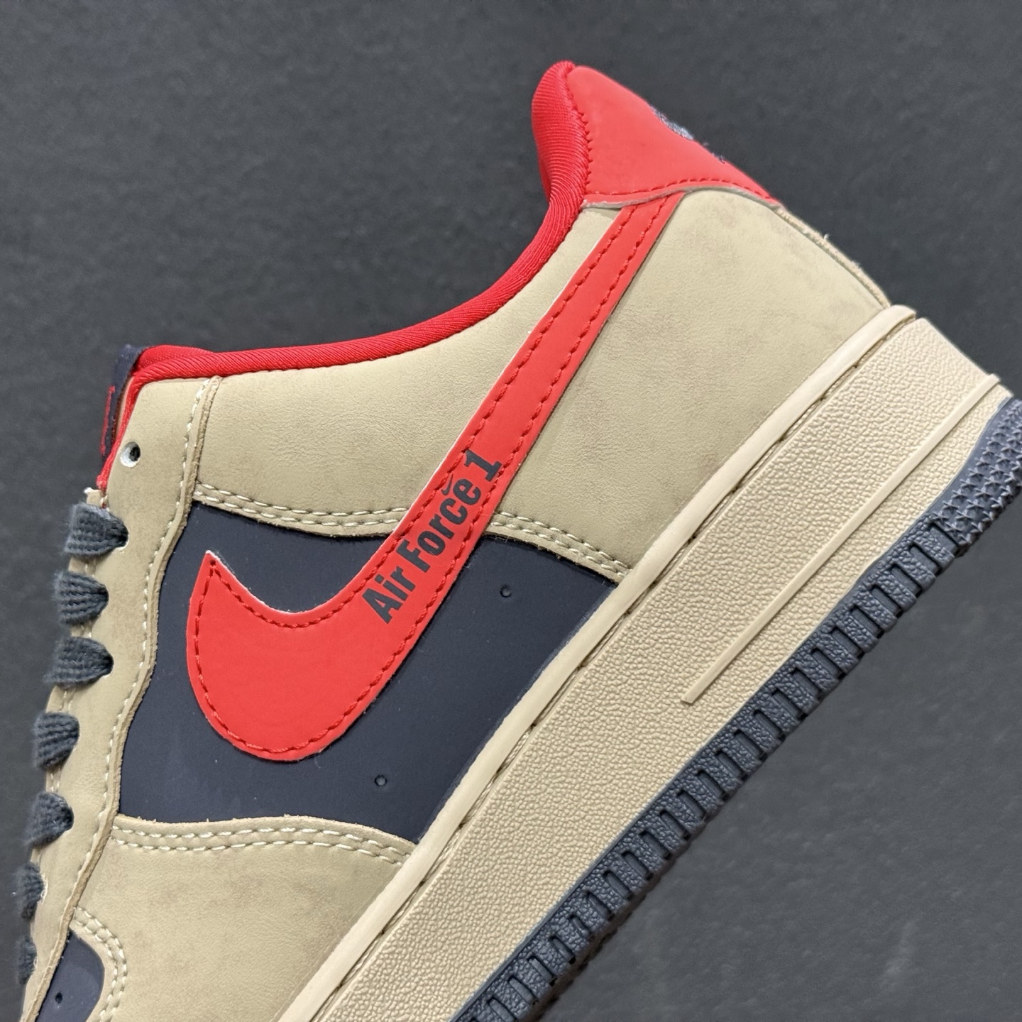 260 Nike Air Force 1'07 Low 马年限定联名 摩卡棕红 空军一号低帮休闲板鞋 KD1688-002-Chinese UA Cheap High Quatity Brand Clothes Bags handbags Sneakers wholesale wholesaler seller from China Factory suppliers Fashion Clothing Shoes best Quality Beautiful Price 260 Nike Air Force 1'07 Low 马年限定联名 摩卡棕红 空军一号低帮休闲板鞋 KD1688-002