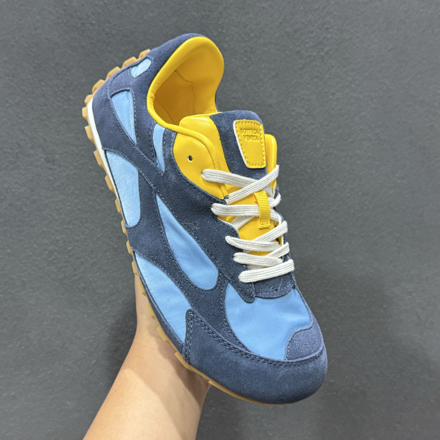 Bottega Veneta 葆蝶家 BV 最新款 Orbit Flash 系列 情侣款 复古 芭蕾舞休闲运动鞋 跑步 阿甘鞋 Bottega Veneta 葆蝶家 BV 最新款 Orbit Flash 系列 情侣款 复古 芭蕾舞休闲运动鞋 跑步 阿甘鞋