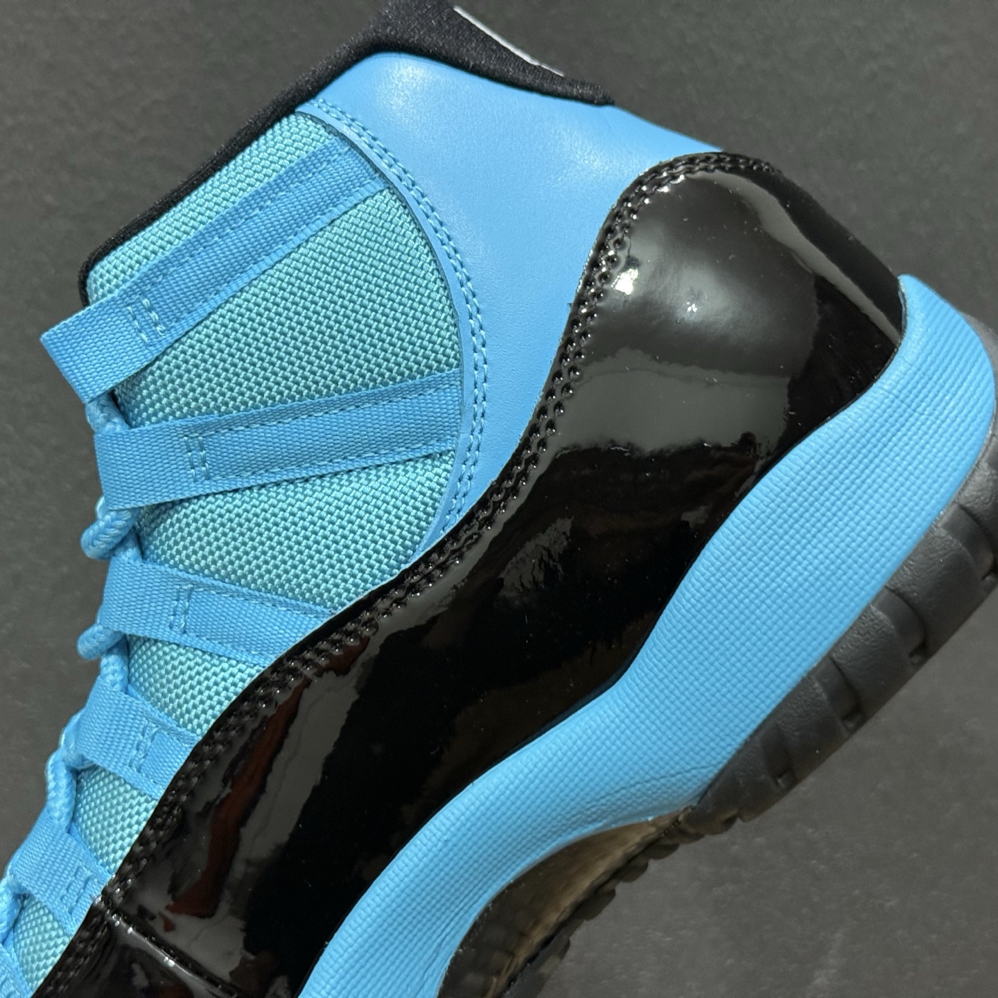 Air Jordan 11 Retro AJ11 乔11蓝黑 CT8012-440 Air Jordan 11 Retro AJ11 乔11蓝黑 CT8012-440