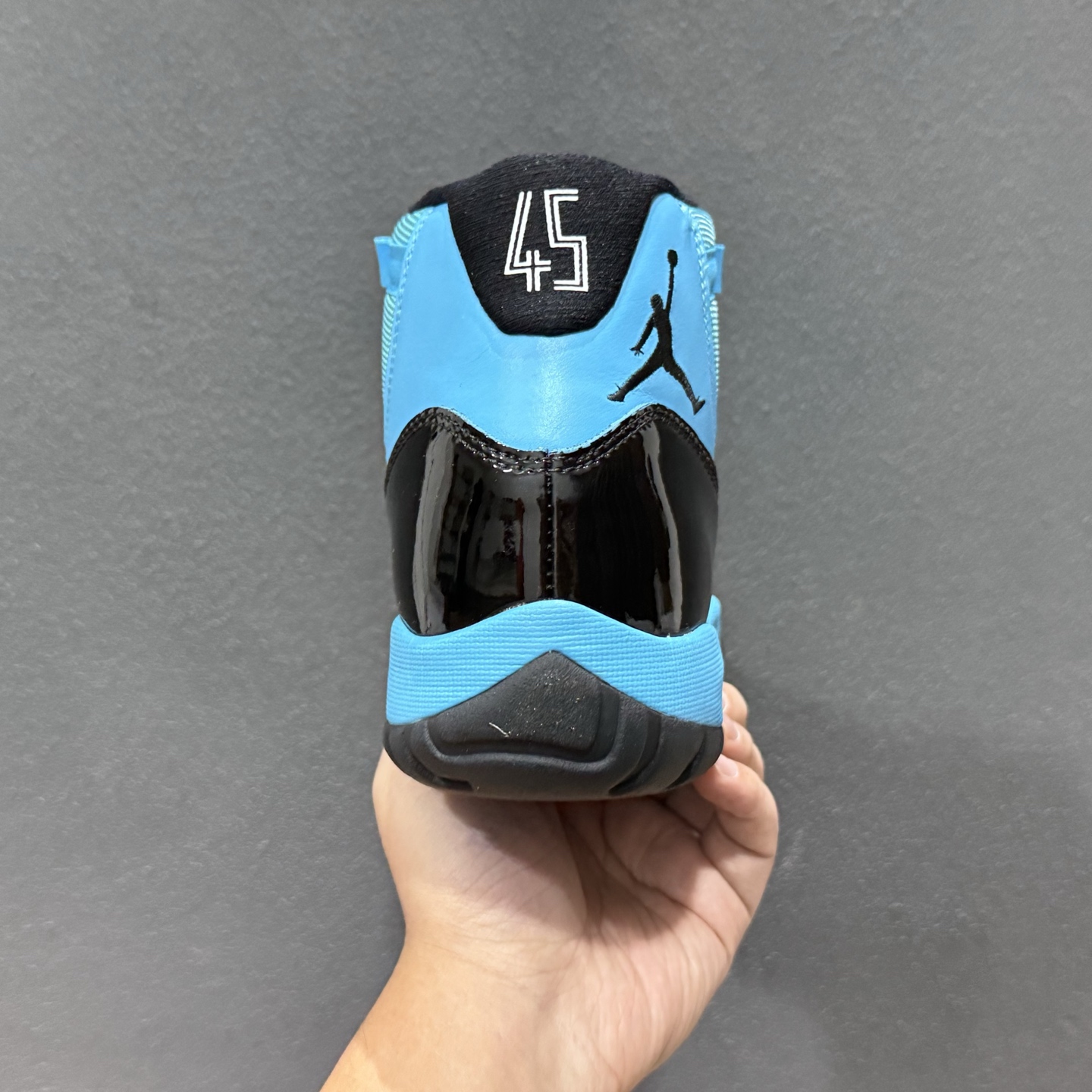 Air Jordan 11 Retro AJ11 乔11蓝黑 CT8012-440 Air Jordan 11 Retro AJ11 乔11蓝黑 CT8012-440