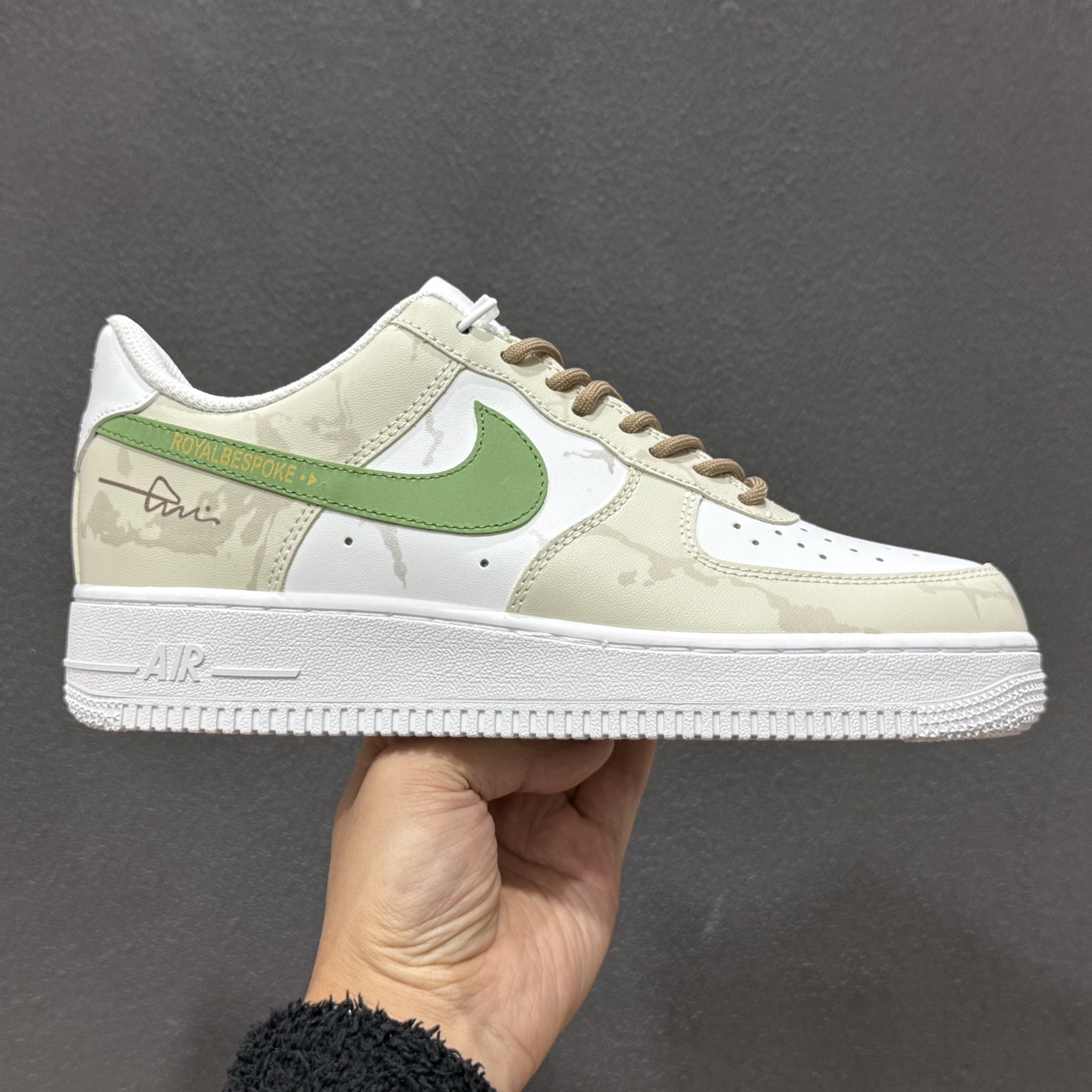 爆款定制 二次元主题 Nike Air Force 1 Low’07 棕绿序章 空军一号低帮休闲板鞋 ZH0316-130 爆款定制 二次元主题 Nike Air Force 1 Low’07 棕绿序章 空军一号低帮休闲板鞋 ZH0316-130
