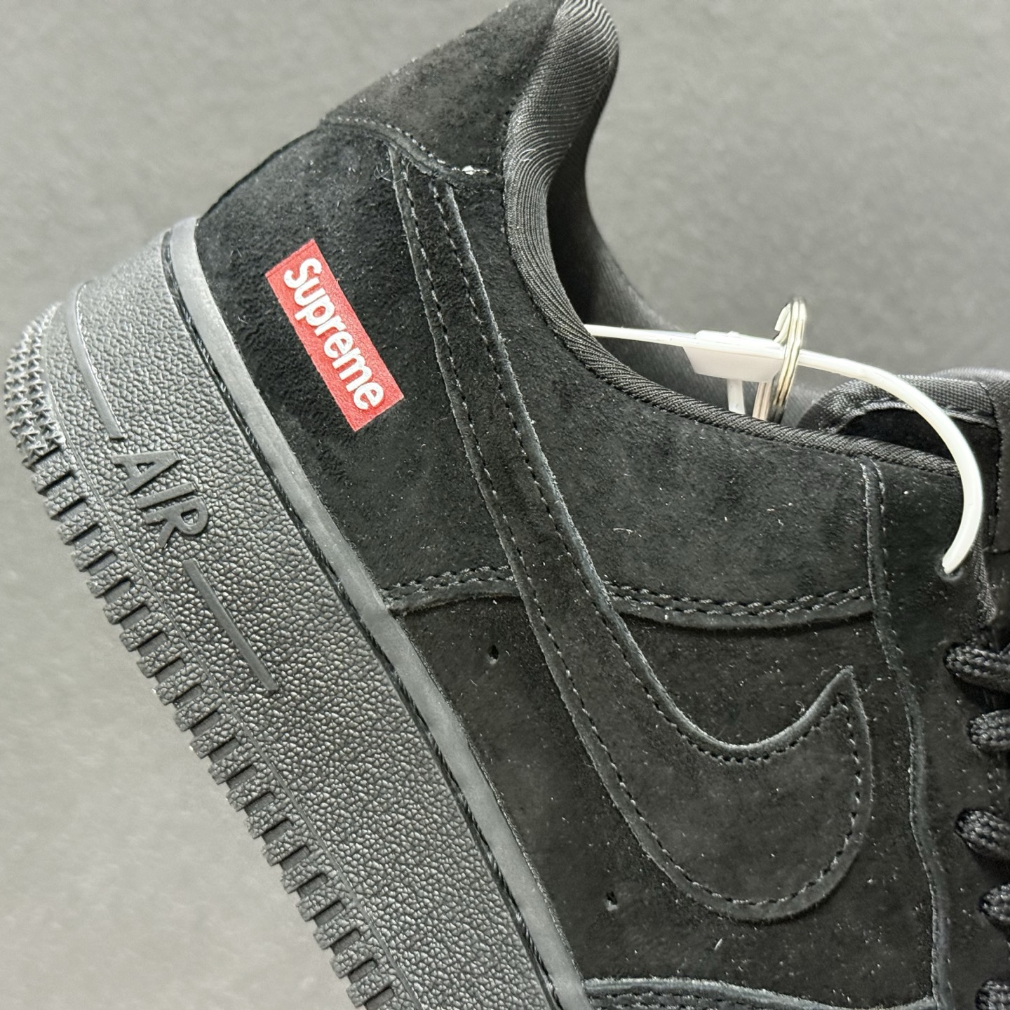 Nike Air Force 1 Low Supreme联名 DF0188-119 Nike Air Force 1 Low Supreme联名 DF0188-119