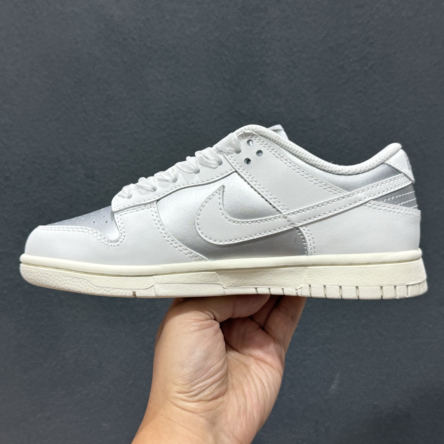 Nike SB Dunk Low 白银 IB7311-001