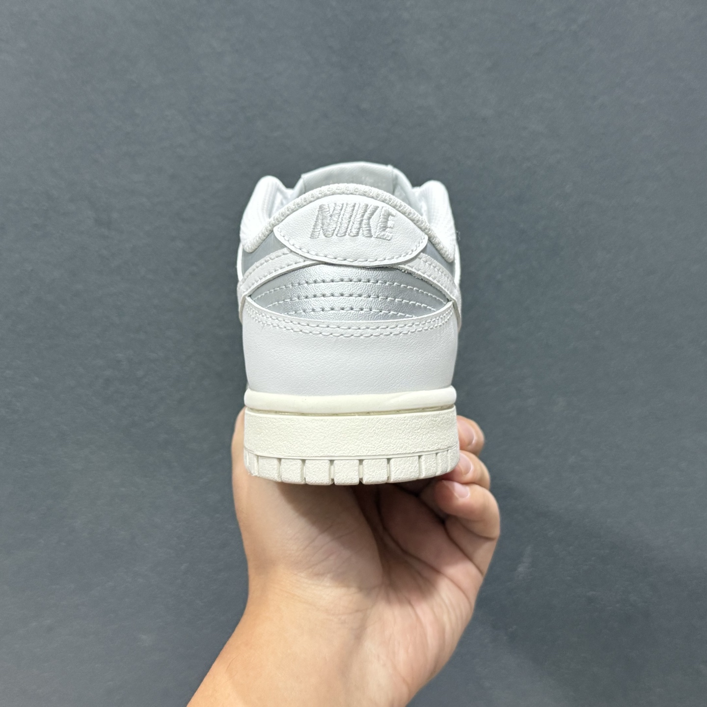 Nike SB Dunk Low 白银 IB7311-001