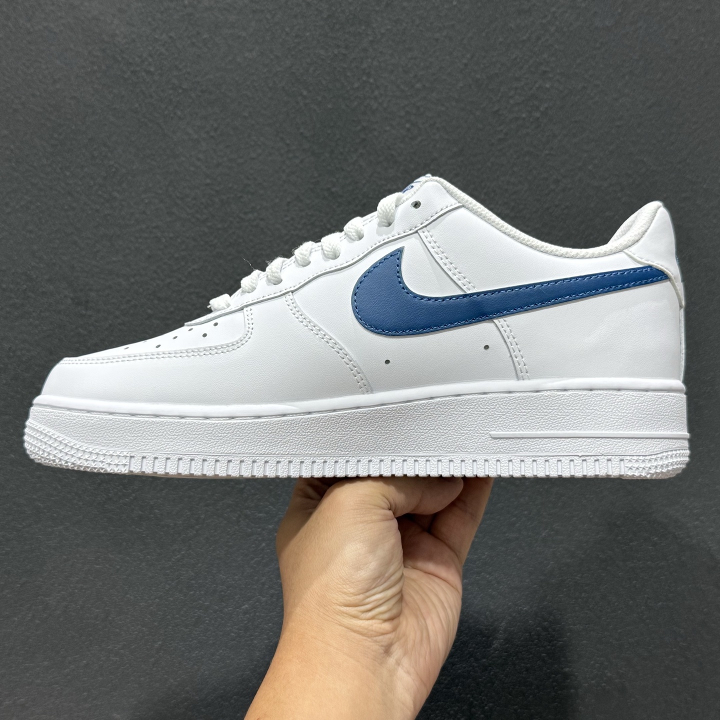 200 Nike Air Force 1'07 Low 空军一号低帮休闲板鞋 FJ4146-123-Chinese UA Cheap High Quatity Brand Clothes Bags handbags Sneakers wholesale wholesaler seller from China Factory suppliers Fashion Clothing Shoes best Quality Beautiful Price 200 Nike Air Force 1'07 Low 空军一号低帮休闲板鞋 FJ4146-123
