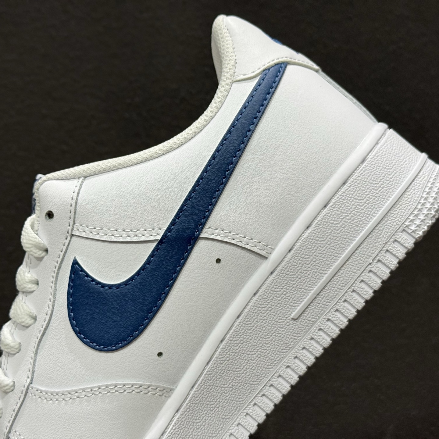 200 Nike Air Force 1'07 Low 空军一号低帮休闲板鞋 FJ4146-123-Chinese UA Cheap High Quatity Brand Clothes Bags handbags Sneakers wholesale wholesaler seller from China Factory suppliers Fashion Clothing Shoes best Quality Beautiful Price 200 Nike Air Force 1'07 Low 空军一号低帮休闲板鞋 FJ4146-123