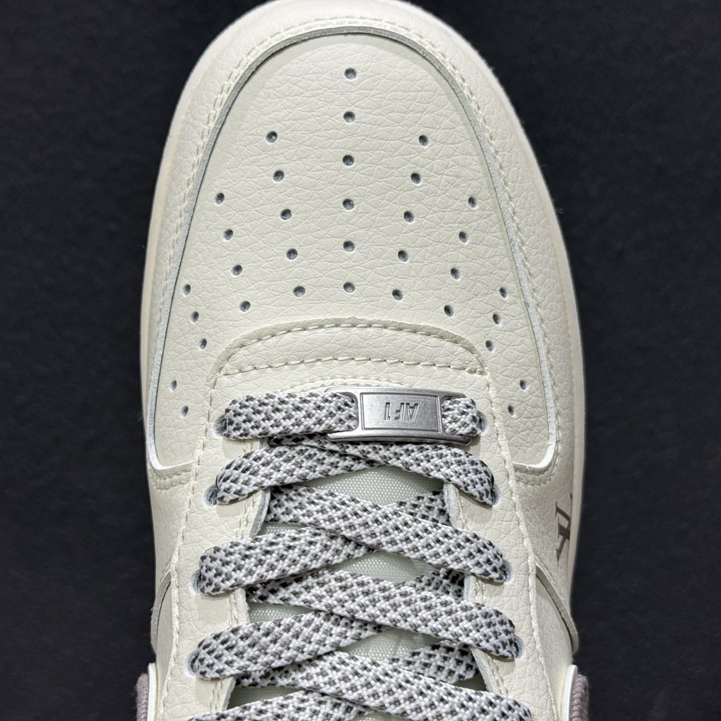 NIke Air Force 1 '07 Low “LV联名-米灰牛仔勾”空军一号 低帮 运动鞋 SM6668-128 NIke Air Force 1 '07 Low “LV联名-米灰牛仔勾”空军一号 低帮 运动鞋 SM6668-128