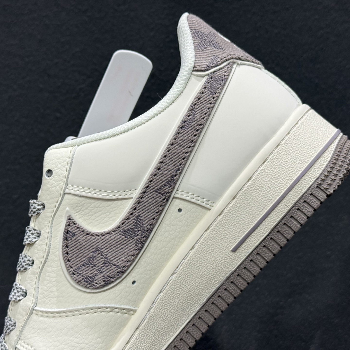 NIke Air Force 1 '07 Low “LV联名-米灰牛仔勾”空军一号 低帮 运动鞋 SM6668-128 NIke Air Force 1 '07 Low “LV联名-米灰牛仔勾”空军一号 低帮 运动鞋 SM6668-128