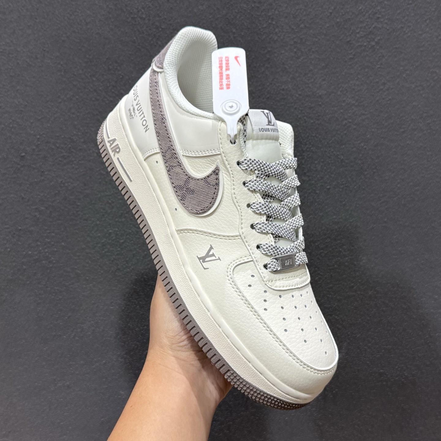 NIke Air Force 1 '07 Low “LV联名-米灰牛仔勾”空军一号 低帮 运动鞋 SM6668-128 NIke Air Force 1 '07 Low “LV联名-米灰牛仔勾”空军一号 低帮 运动鞋 SM6668-128