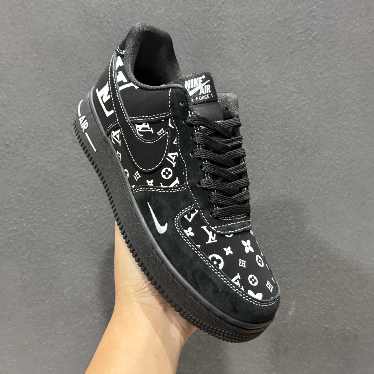 经典重塑 潮奢碰撞 当Nike Air Force 1的街头基因遇上LV的奢潮美学 经典重塑 潮奢碰撞 当Nike Air Force 1的街头基因遇上LV的奢潮美学