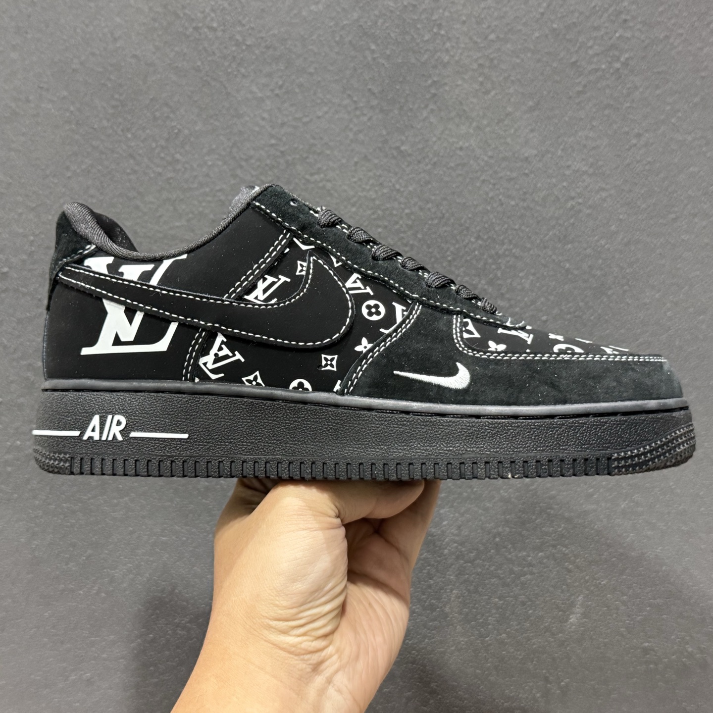 经典重塑 潮奢碰撞 当Nike Air Force 1的街头基因遇上LV的奢潮美学 经典重塑 潮奢碰撞 当Nike Air Force 1的街头基因遇上LV的奢潮美学