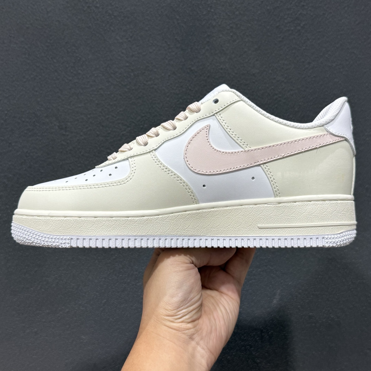 爆款定制 二次元主题 Nike Air Force 1 Low’07 蔷薇之吻 空军一号低帮休闲板鞋 ZH0316-150 爆款定制 二次元主题 Nike Air Force 1 Low’07 蔷薇之吻 空军一号低帮休闲板鞋 ZH0316-150