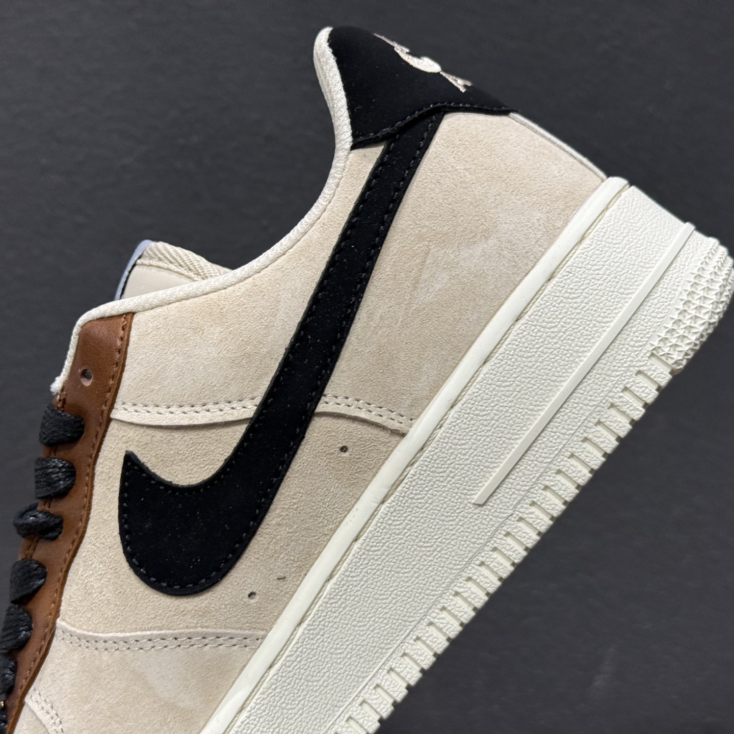 NIke Air Force 1 '07 Low “LV联名--奶茶焦糖” 空军一号低帮 运动鞋 FQ3546-100 NIke Air Force 1 '07 Low “LV联名--奶茶焦糖” 空军一号低帮 运动鞋 FQ3546-100