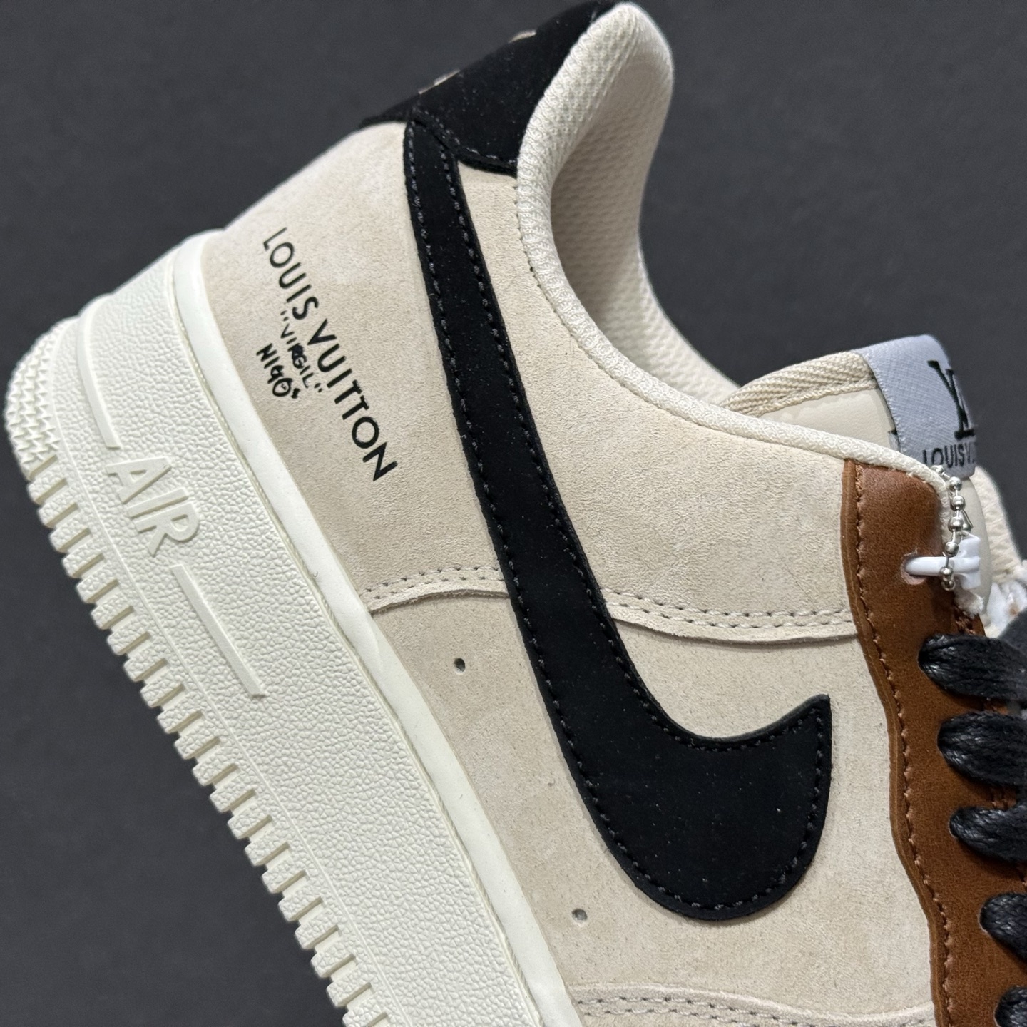 NIke Air Force 1 '07 Low “LV联名--奶茶焦糖” 空军一号低帮 运动鞋 FQ3546-100 NIke Air Force 1 '07 Low “LV联名--奶茶焦糖” 空军一号低帮 运动鞋 FQ3546-100