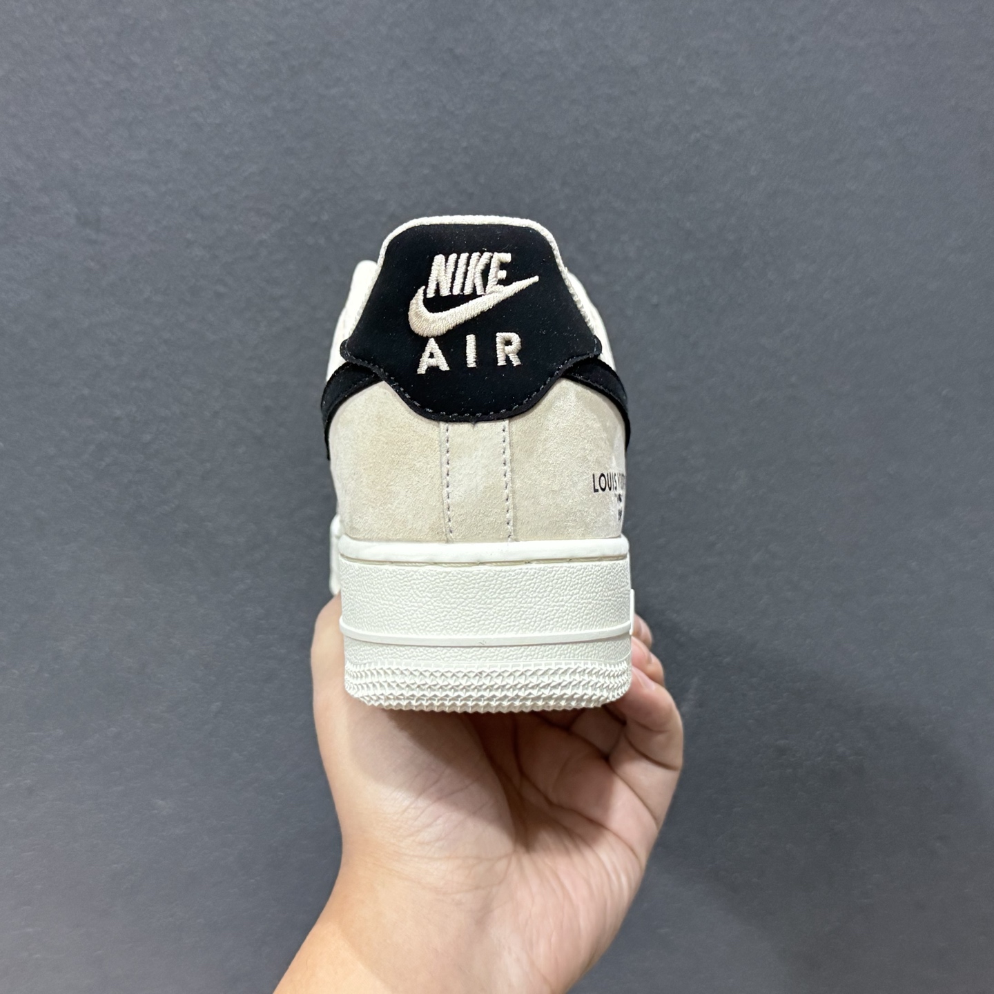 NIke Air Force 1 '07 Low “LV联名--奶茶焦糖” 空军一号低帮 运动鞋 FQ3546-100 NIke Air Force 1 '07 Low “LV联名--奶茶焦糖” 空军一号低帮 运动鞋 FQ3546-100