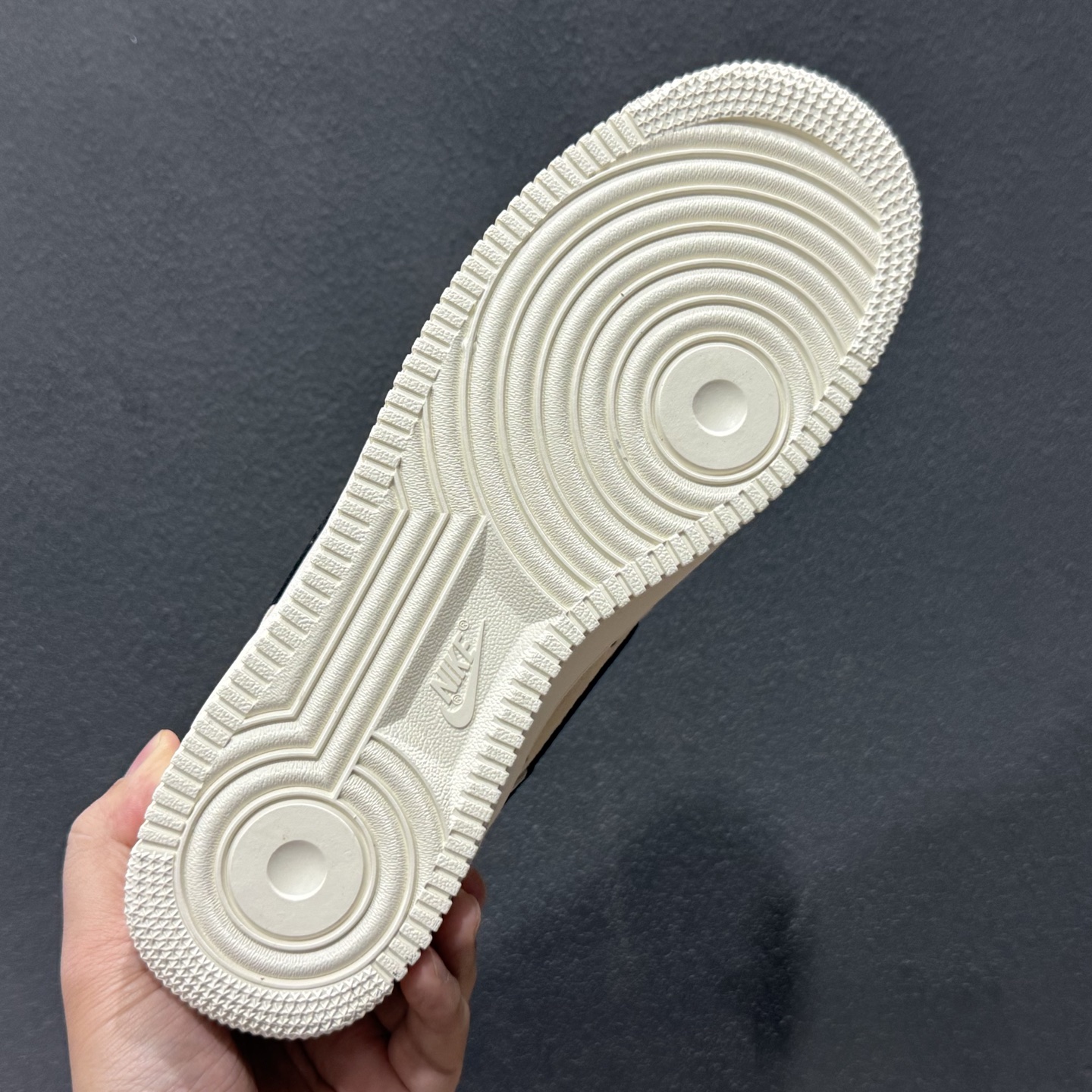 NIke Air Force 1 '07 Low “LV联名--奶茶焦糖” 空军一号低帮 运动鞋 FQ3546-100 NIke Air Force 1 '07 Low “LV联名--奶茶焦糖” 空军一号低帮 运动鞋 FQ3546-100