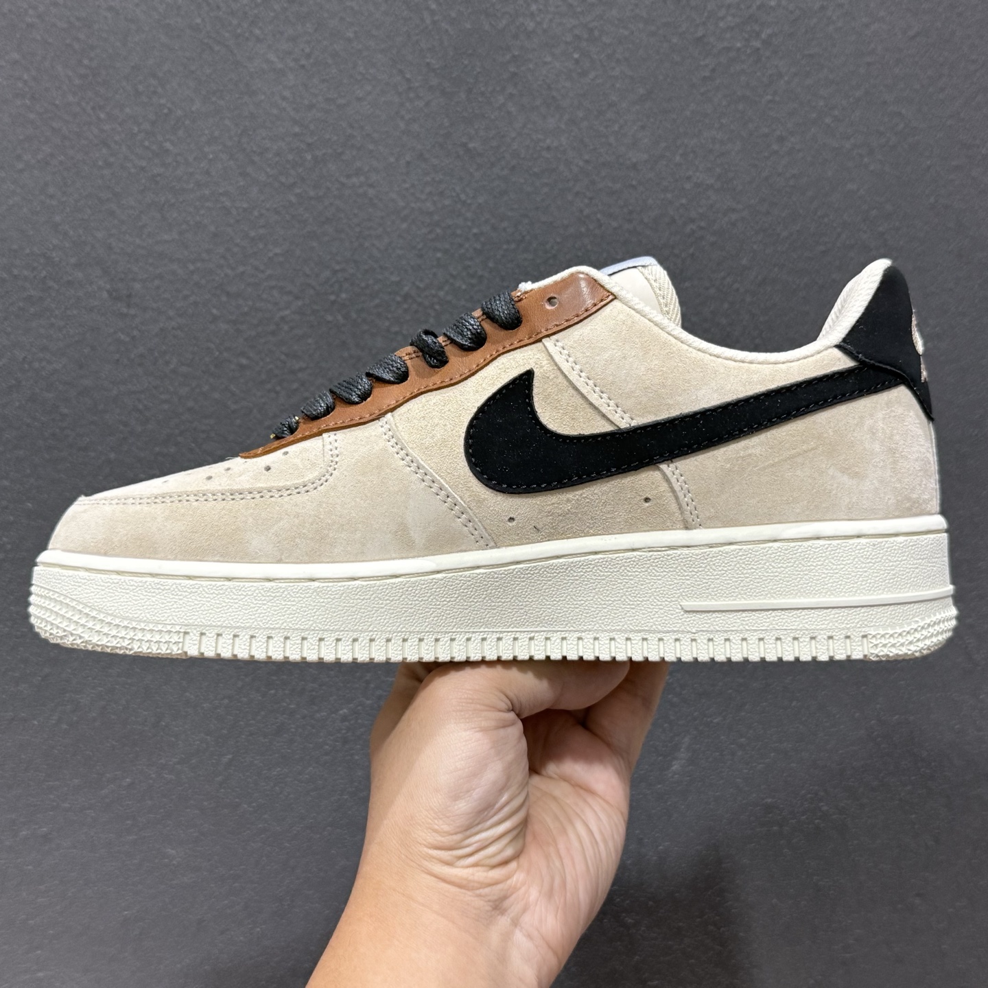 NIke Air Force 1 '07 Low “LV联名--奶茶焦糖” 空军一号低帮 运动鞋 FQ3546-100 NIke Air Force 1 '07 Low “LV联名--奶茶焦糖” 空军一号低帮 运动鞋 FQ3546-100