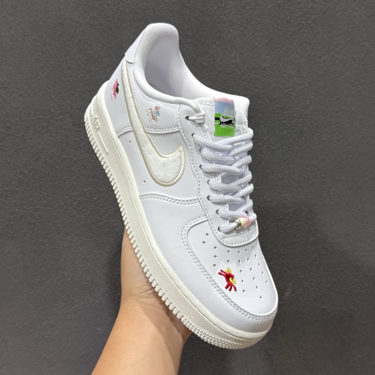 Nike Air Force 1'07 Low 马年Diy 空军一号低帮休闲板鞋 IQ1143-100 Nike Air Force 1'07 Low 马年Diy 空军一号低帮休闲板鞋 IQ1143-100