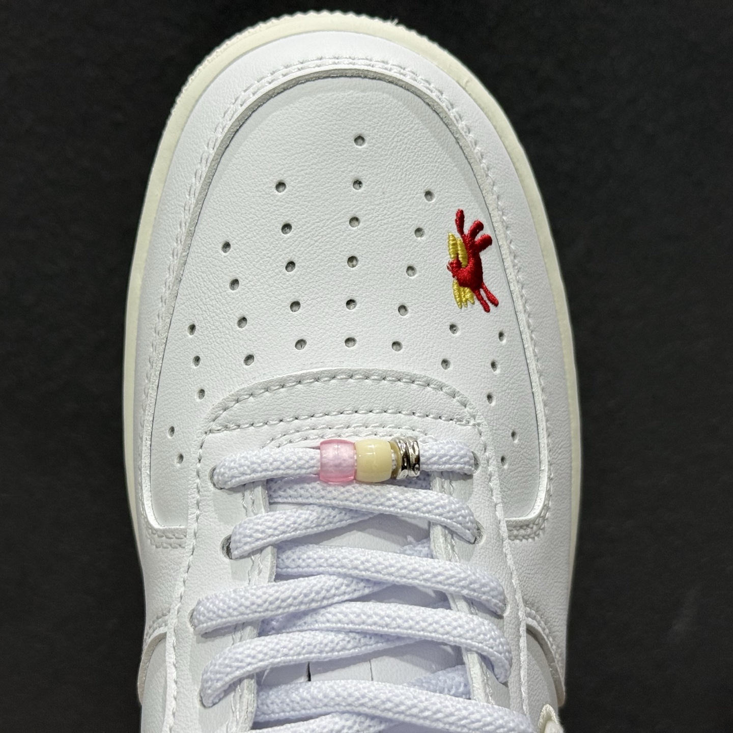 Nike Air Force 1'07 Low 马年Diy 空军一号低帮休闲板鞋 IQ1143-100 Nike Air Force 1'07 Low 马年Diy 空军一号低帮休闲板鞋 IQ1143-100